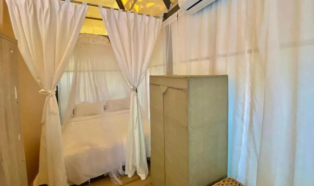 Bed in Playa La Caleta Bataan