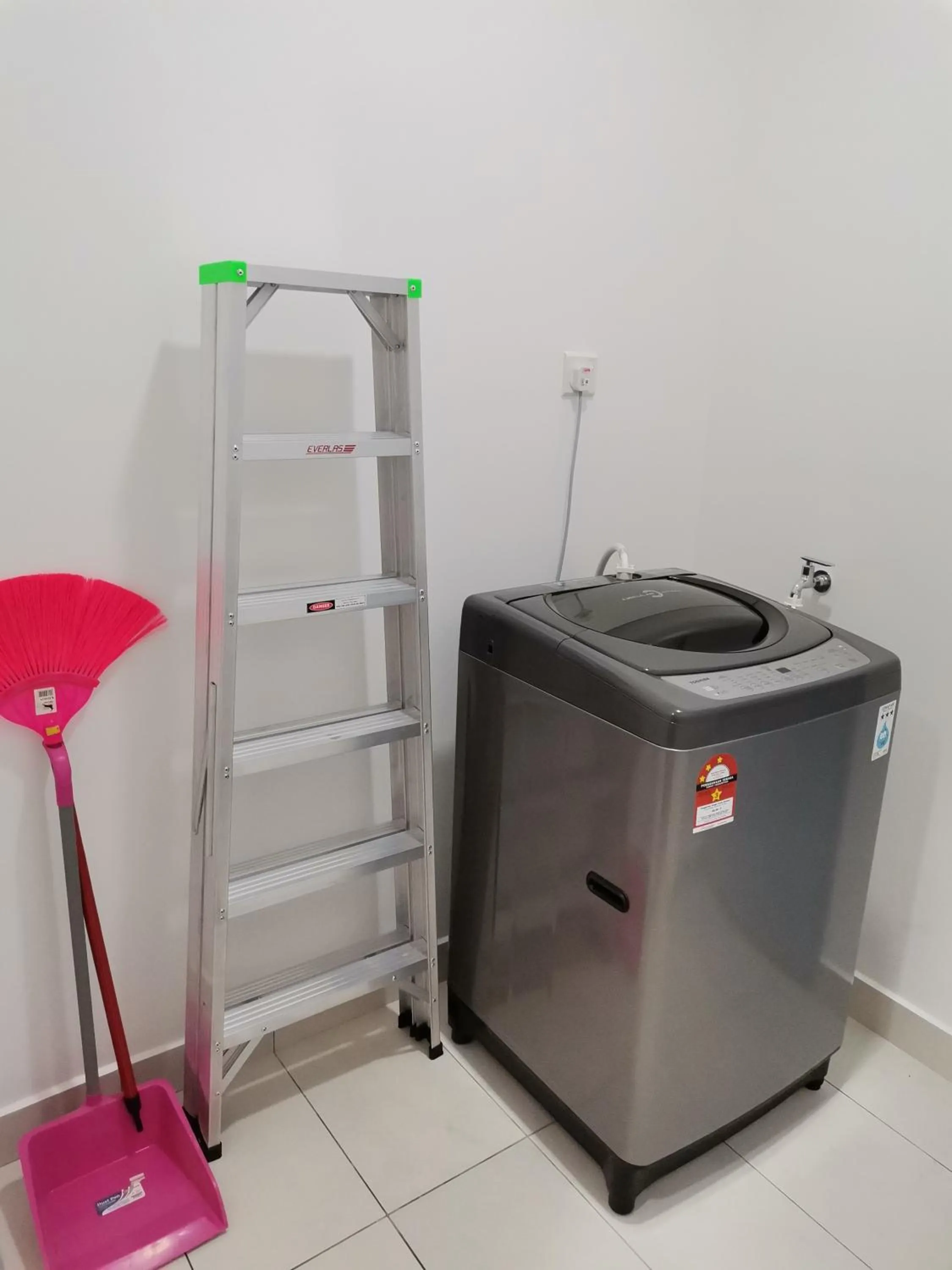 washing machine in Bali Residences Melaka by E&E Homestay
