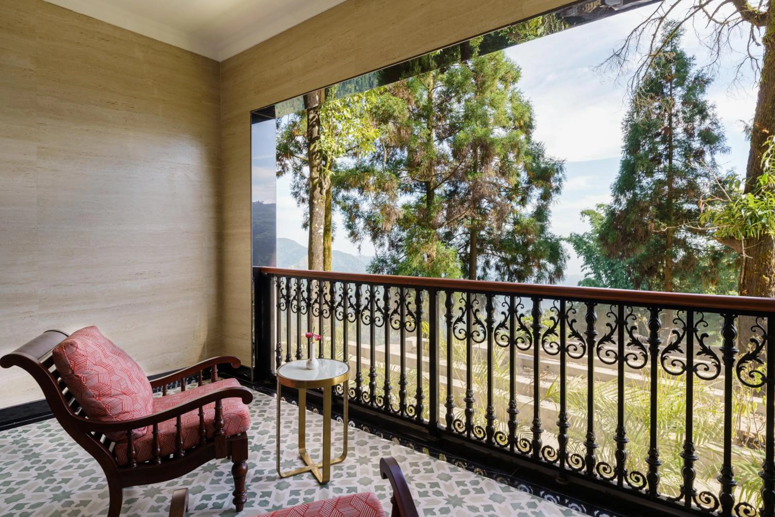 Balcony/Terrace in Mayfair Manor Jungpana