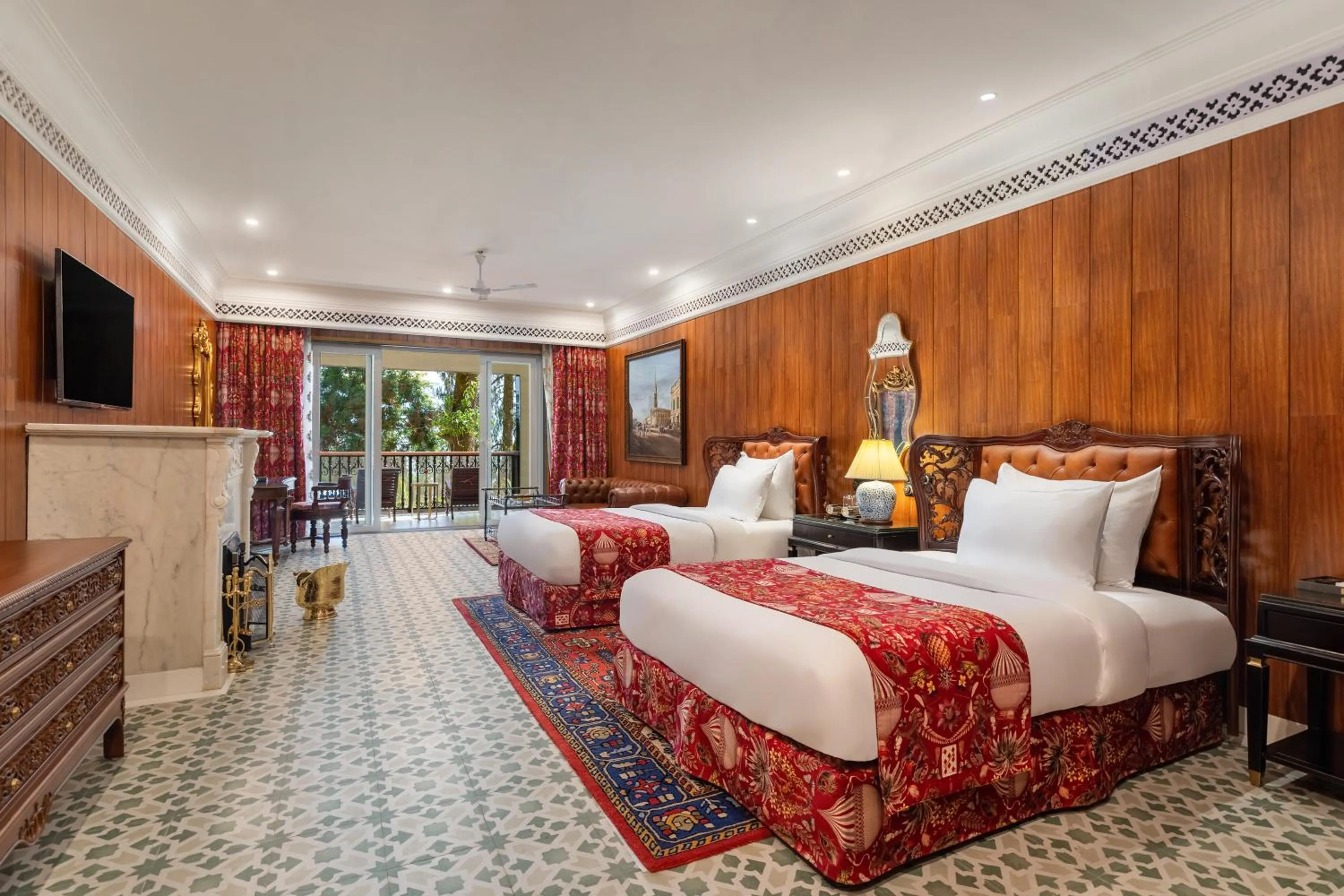 Bed in Mayfair Manor Jungpana