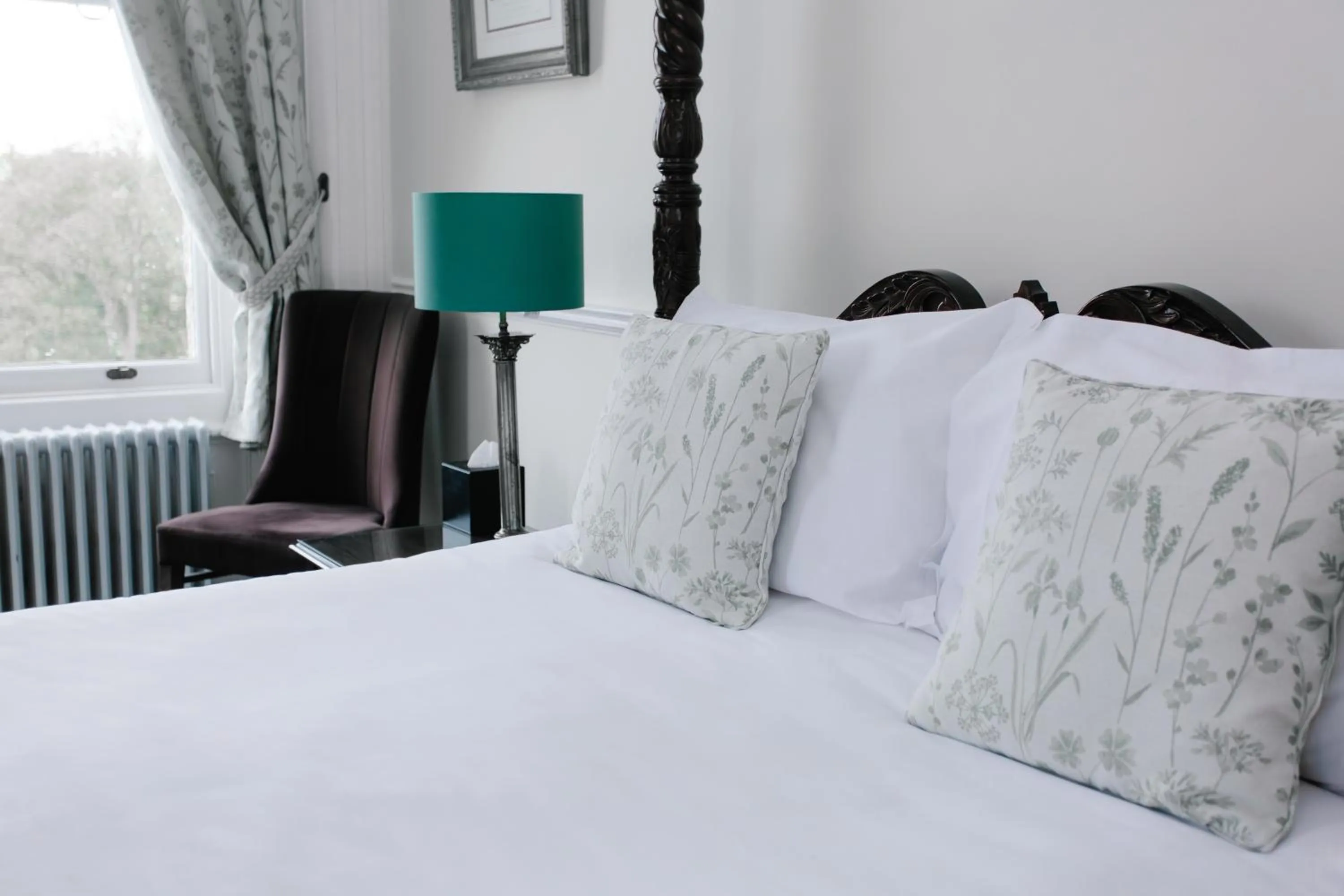 Bed in Hatton Court Hotel