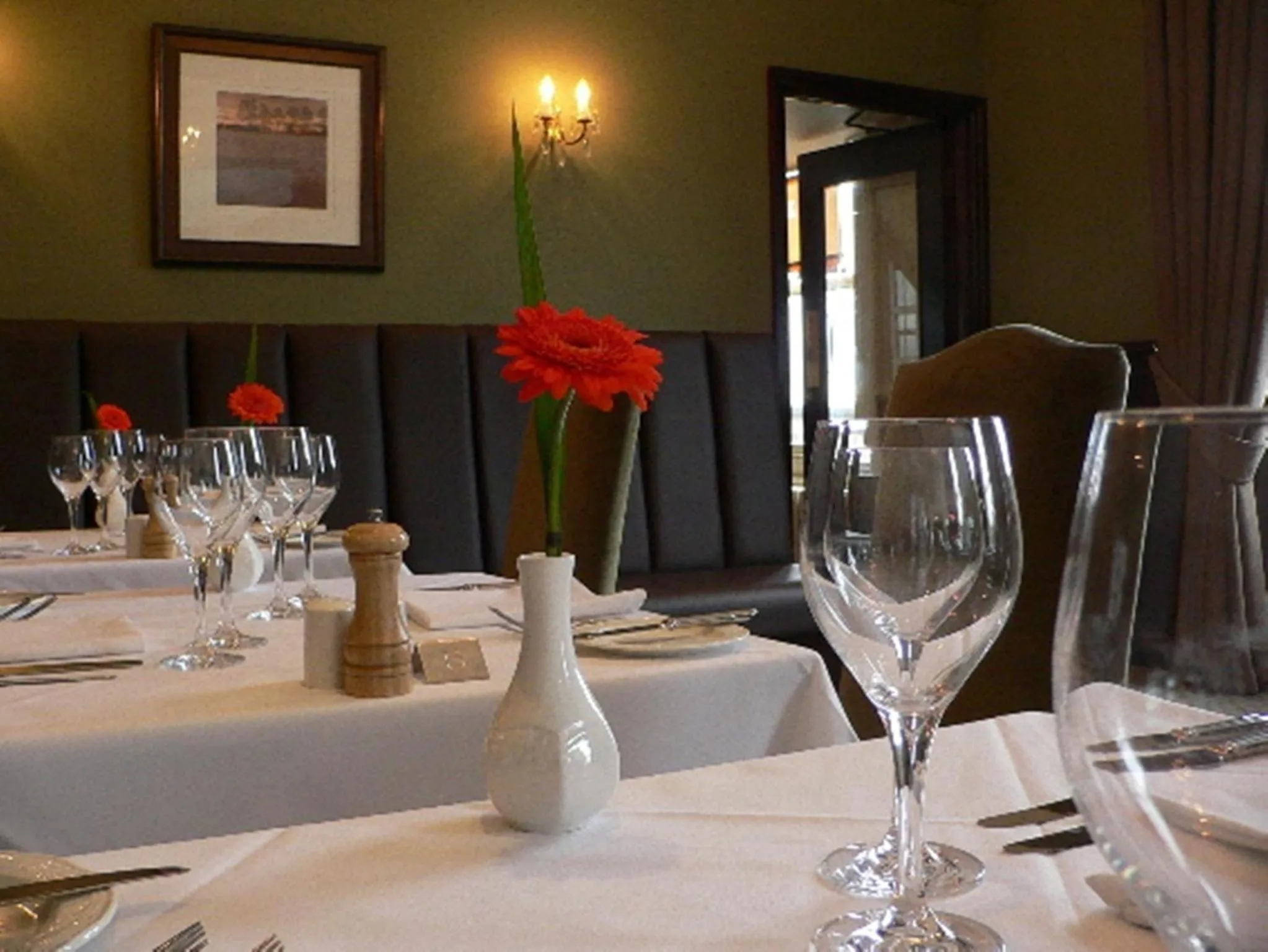 Restaurant/places to eat in Hatton Court Hotel