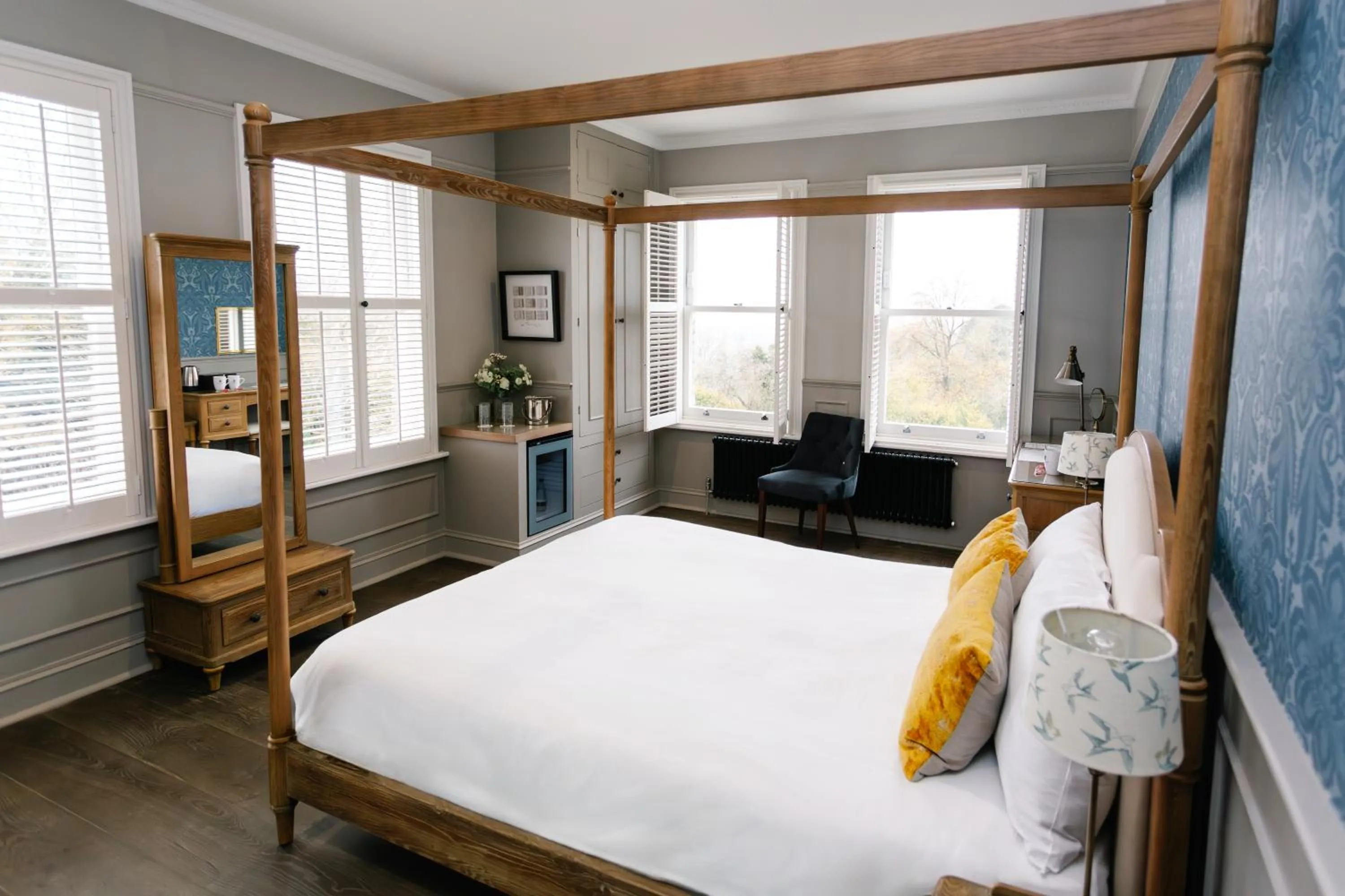 Bed in Hatton Court Hotel