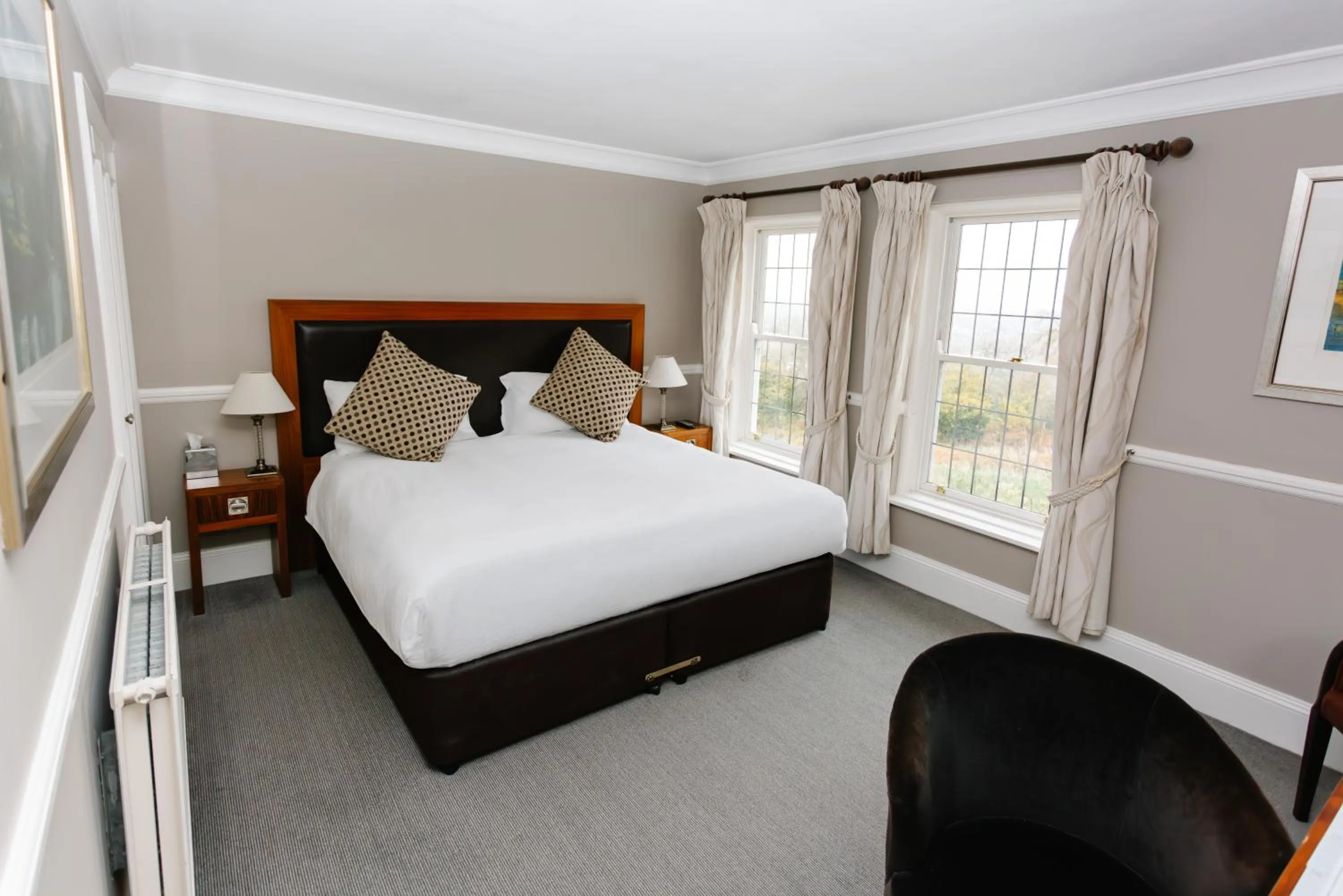 Bed in Hatton Court Hotel