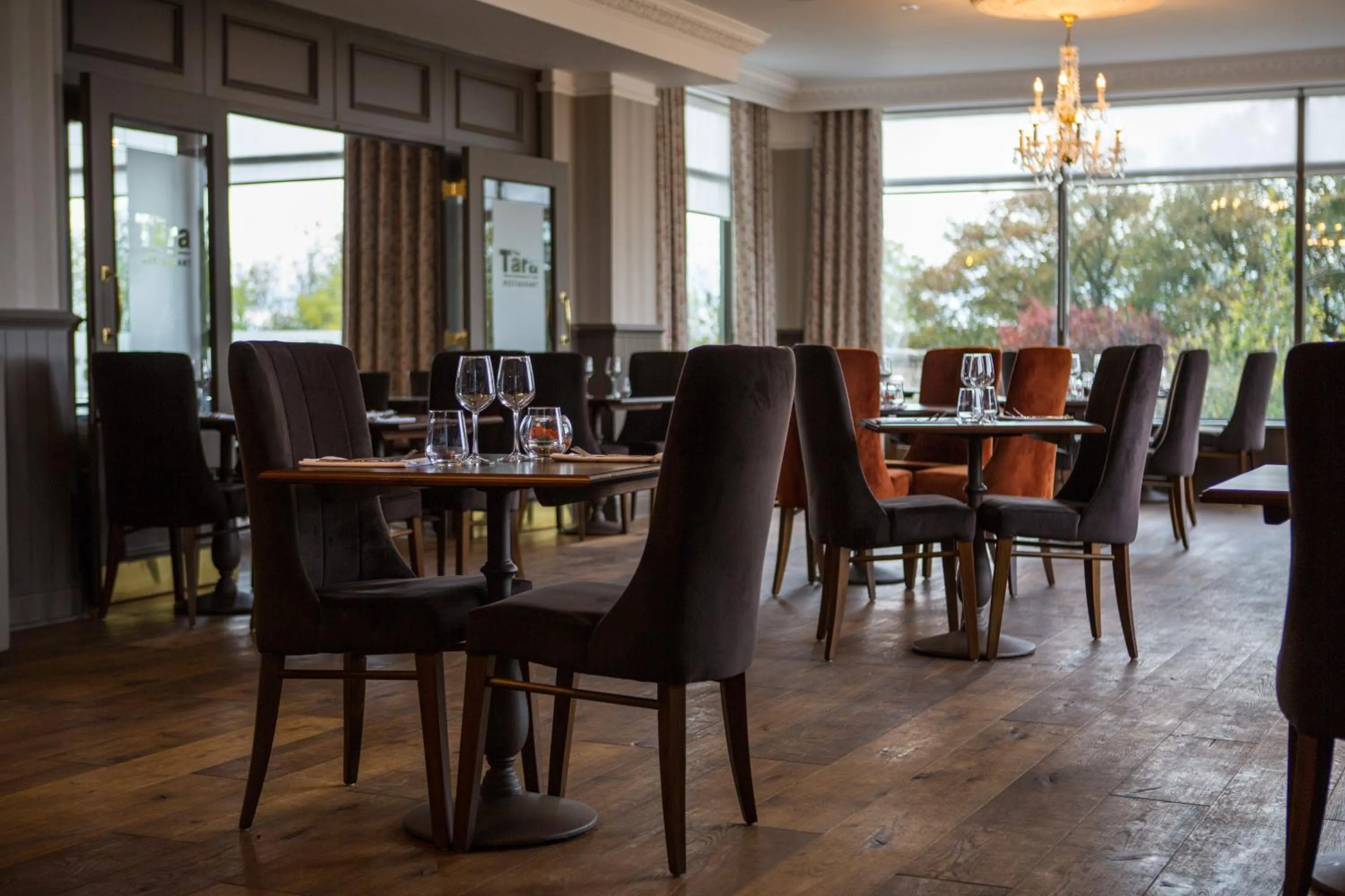 Restaurant/places to eat in Hatton Court Hotel