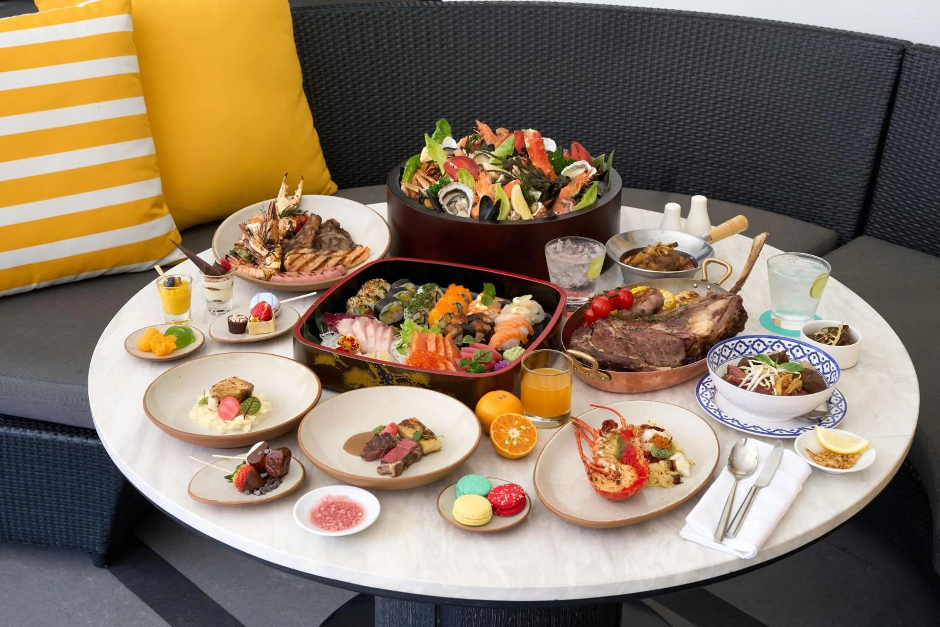 Restaurant/places to eat in Le Meridien Suvarnabhumi, Bangkok Golf Resort and Spa