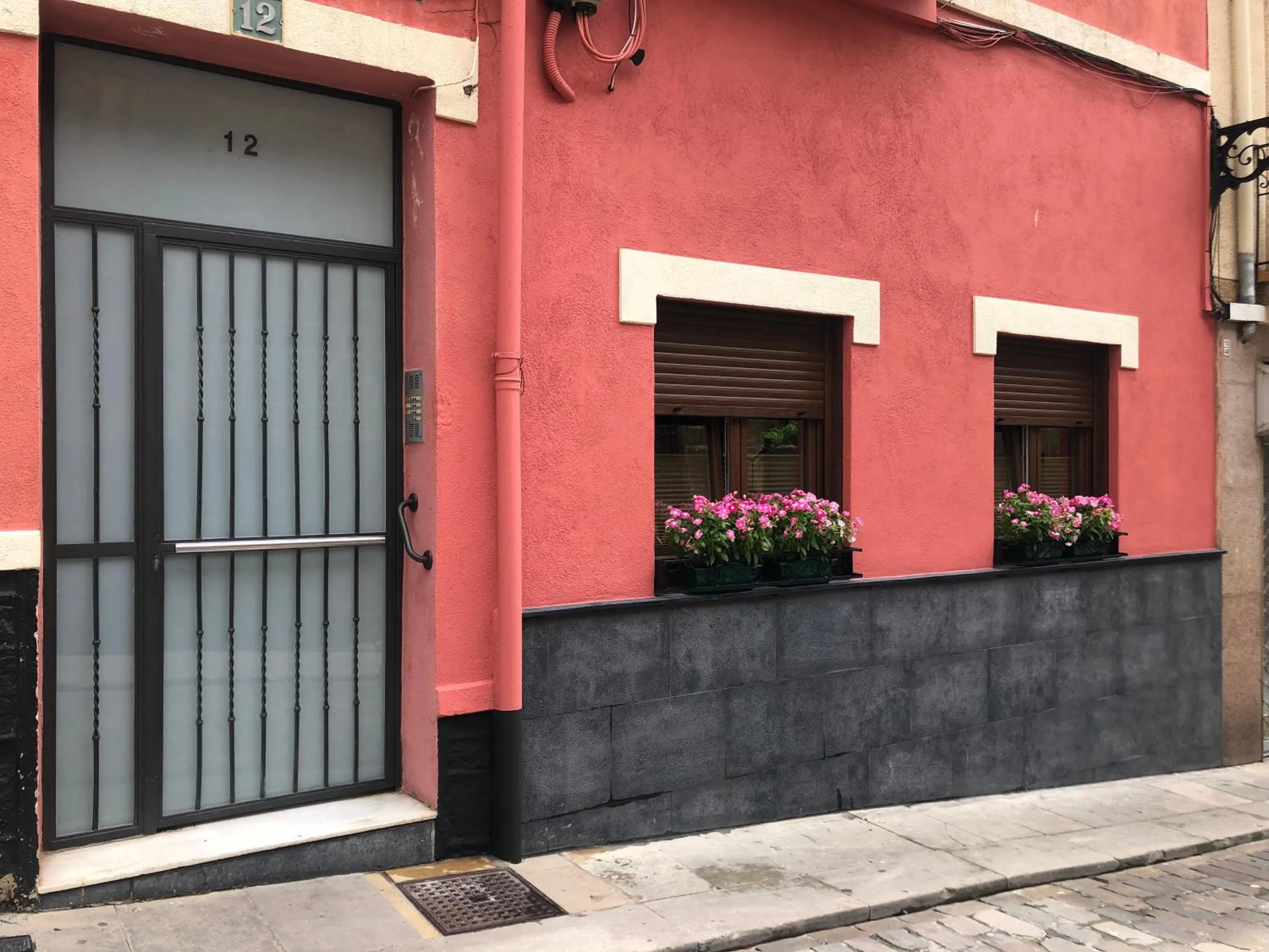 Property building in URBAN STUDIO parking gratuito cercano