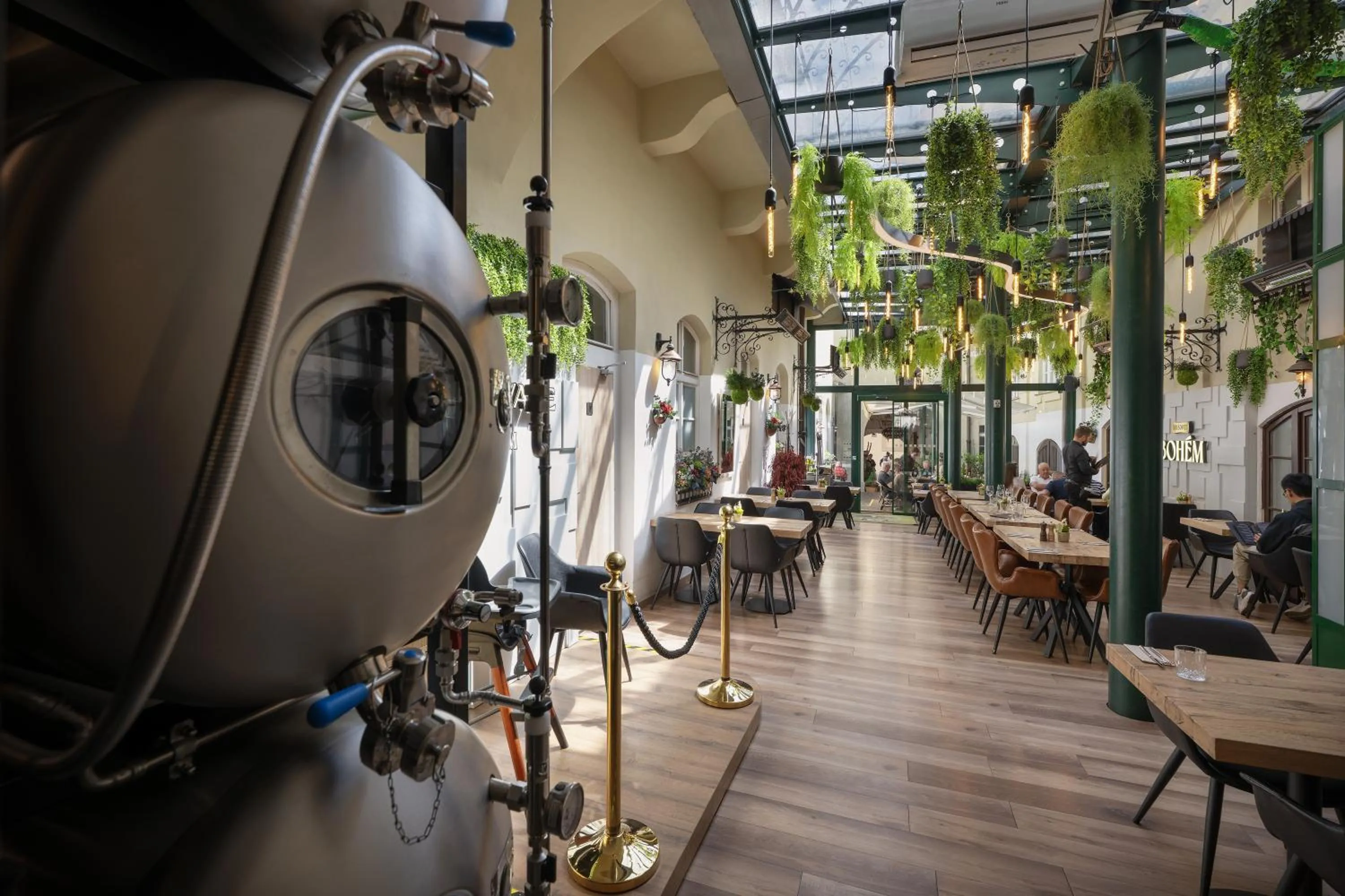 Restaurant/places to eat in Little King Hotel U Malvaze