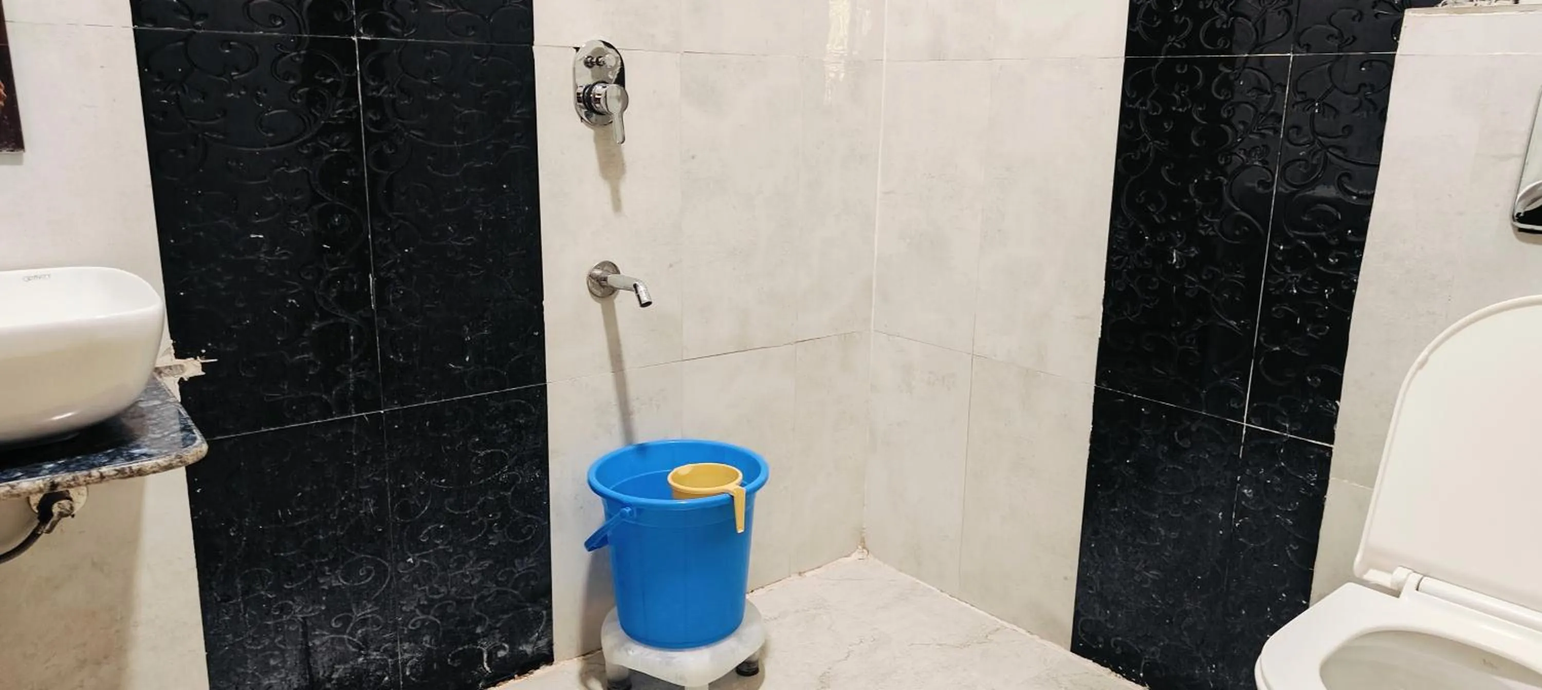 Bathroom in Hotel Grand Vijay