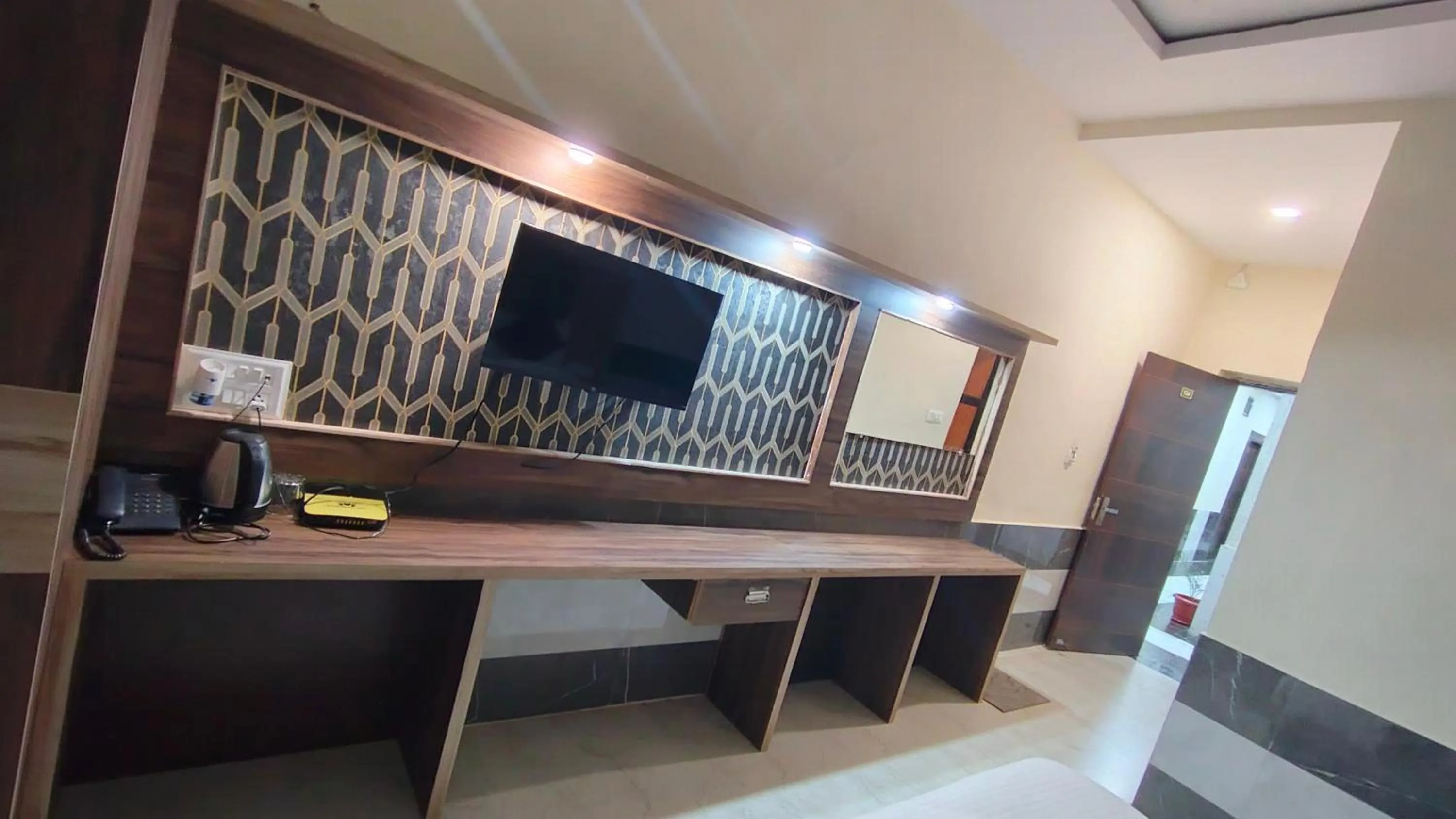 TV and multimedia in Hotel Grand Vijay