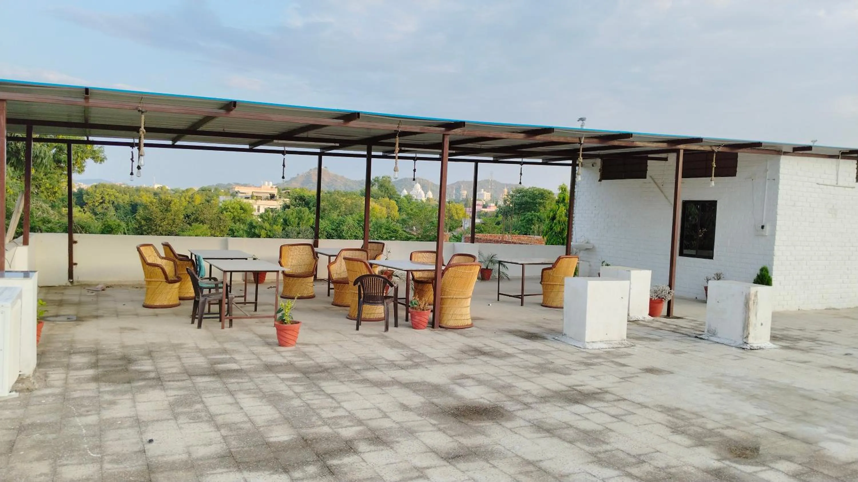 Restaurant/places to eat in Hotel Grand Vijay