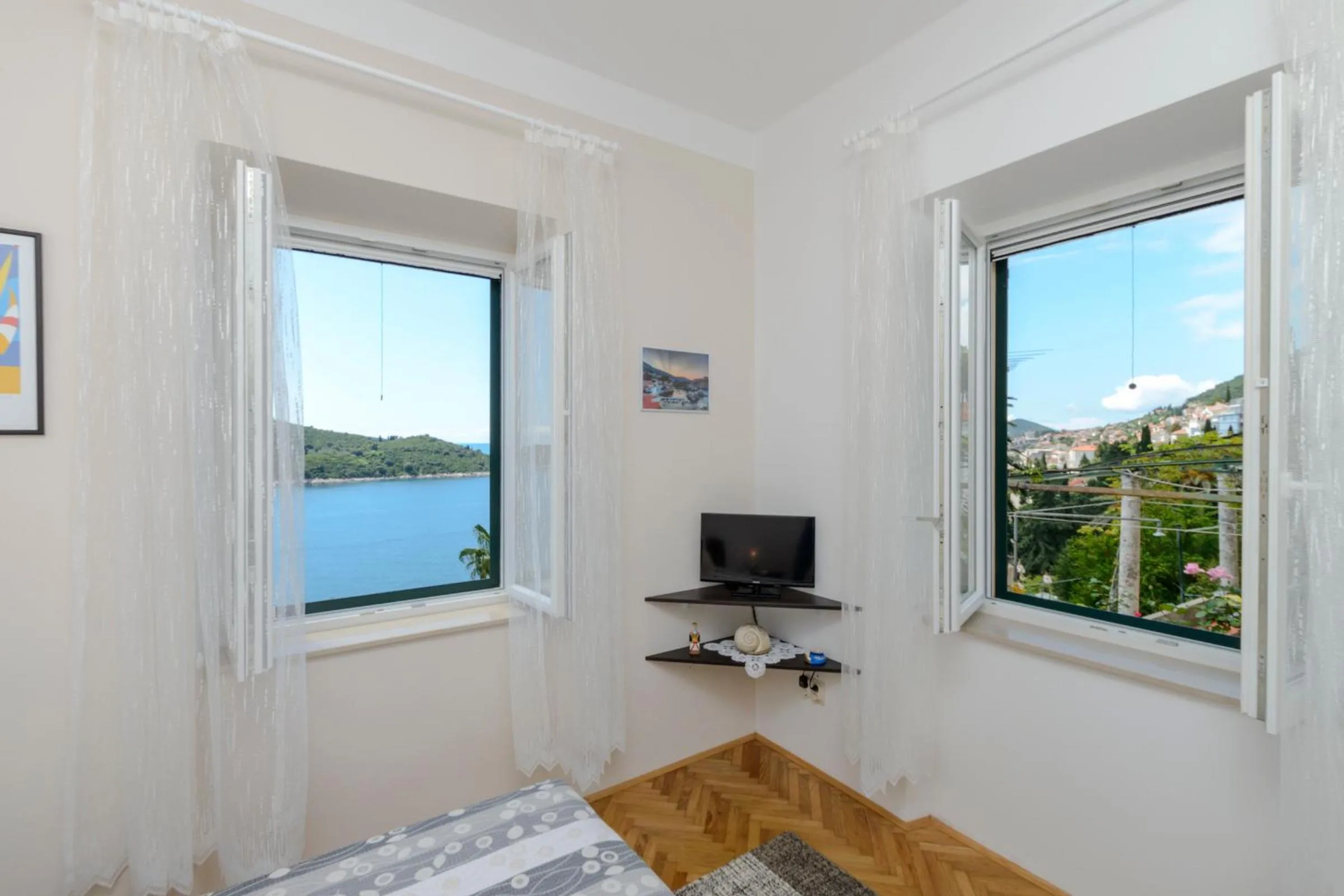 TV and multimedia in Apartments Pully
