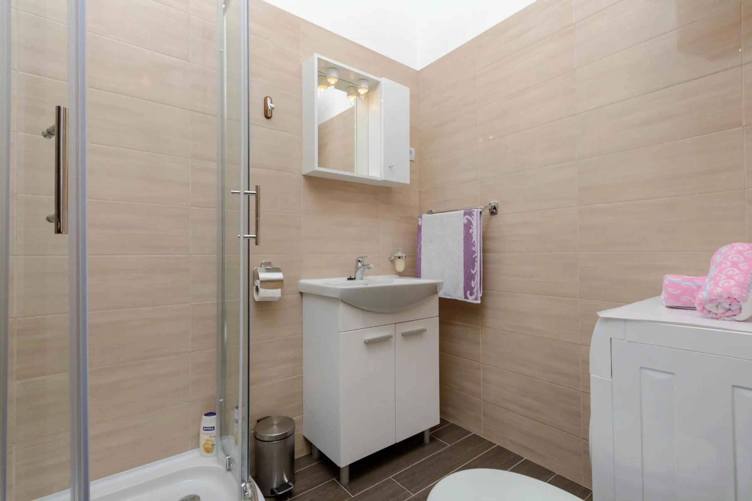 Bathroom in Apartments Pully