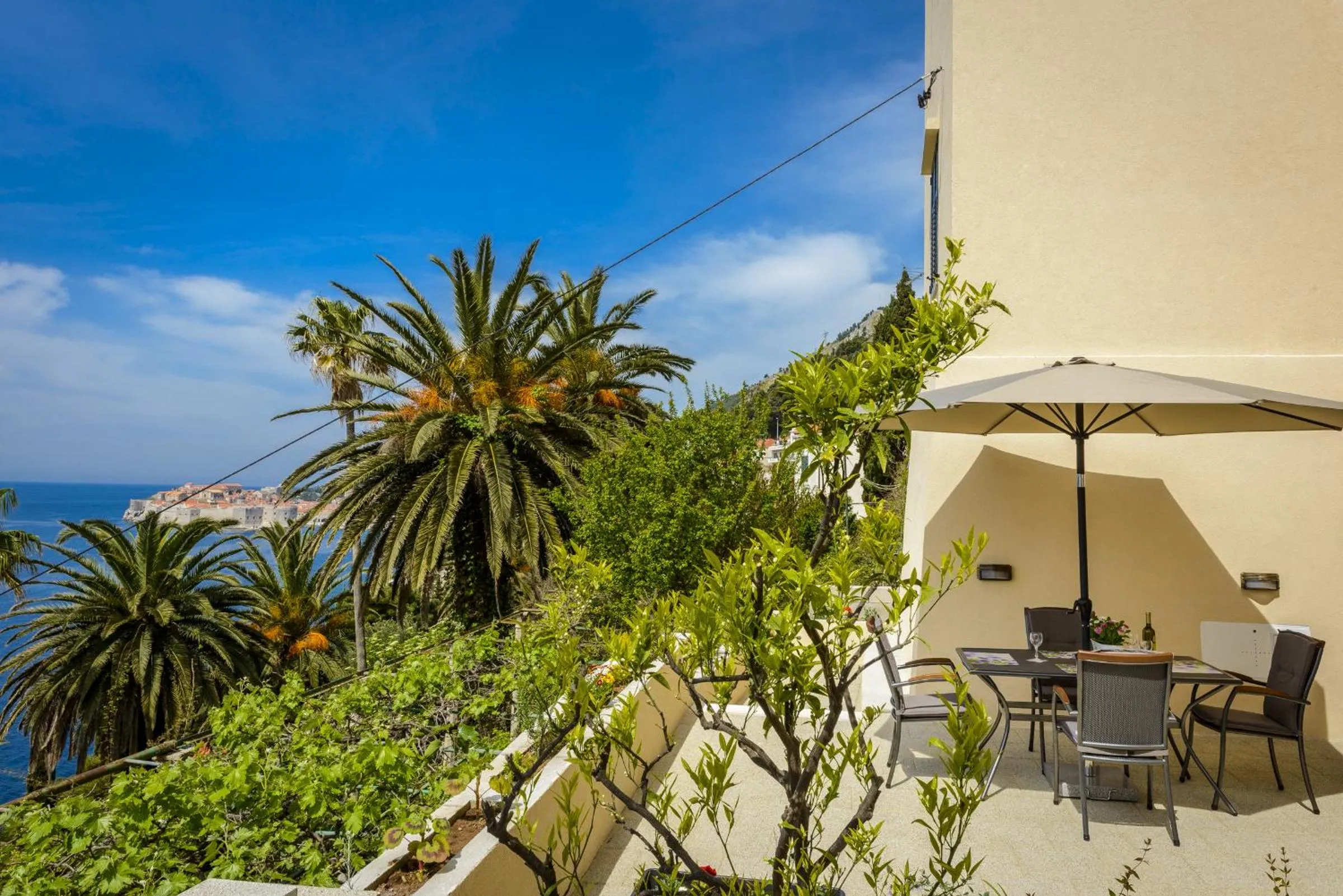 Balcony/Terrace in Apartments Pully
