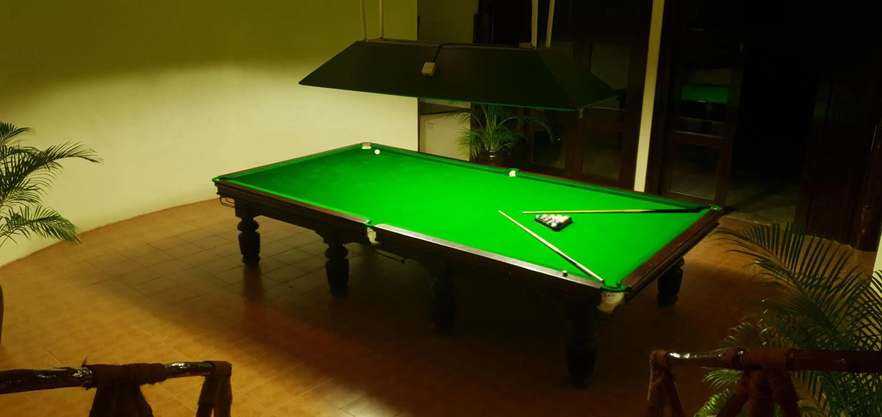 Billiard in Ocean Paradise Resort & Spa