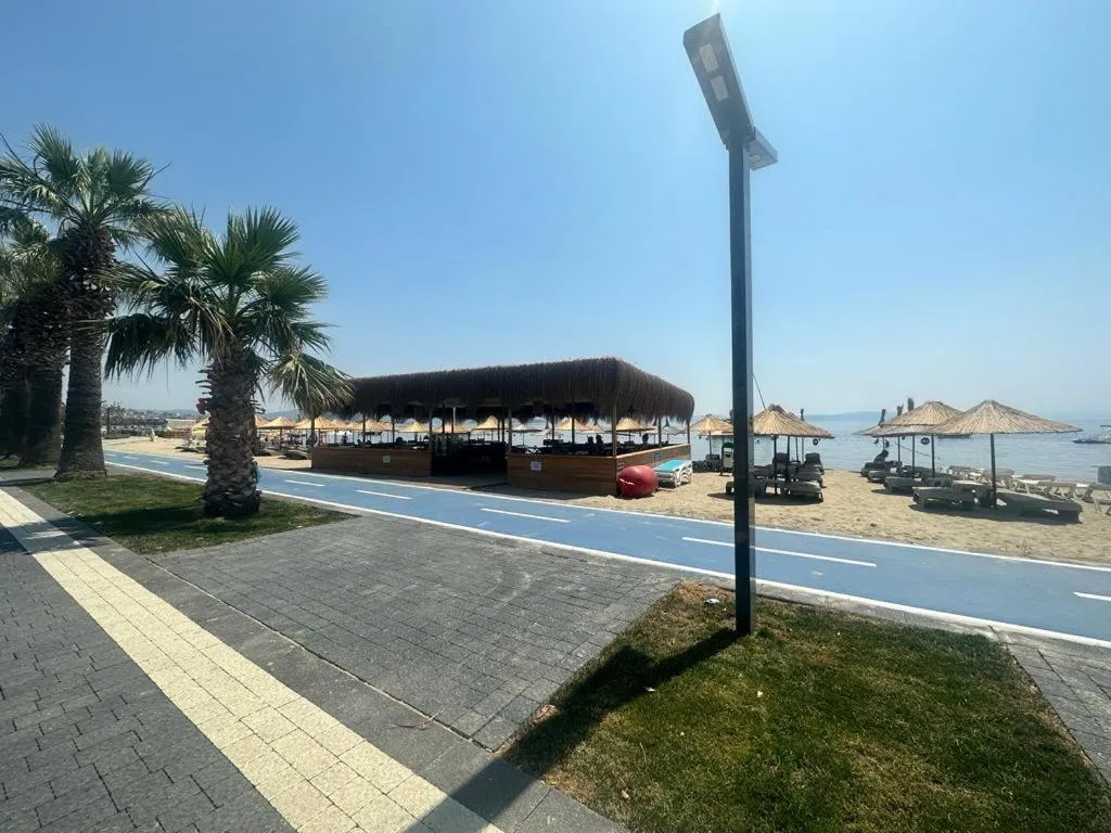 Restaurant/places to eat in Palmon Hotel