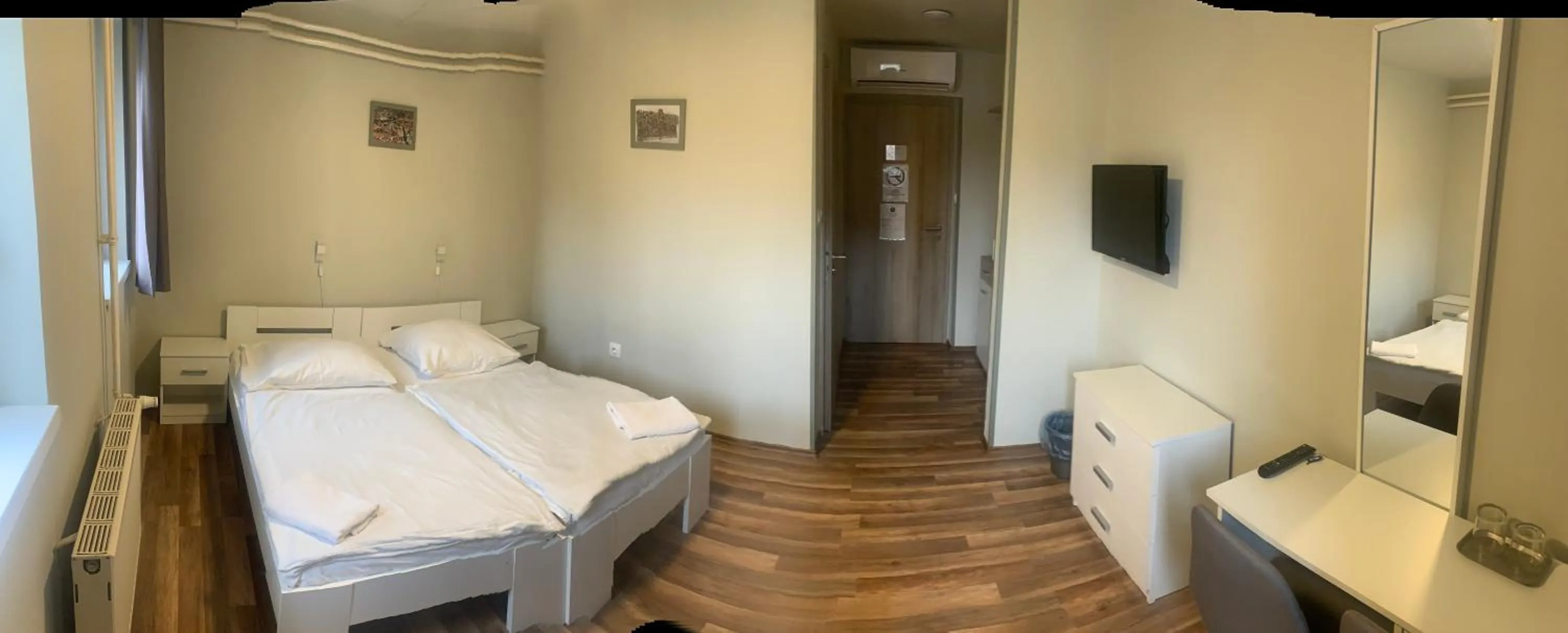 Bed in Joker Panzió