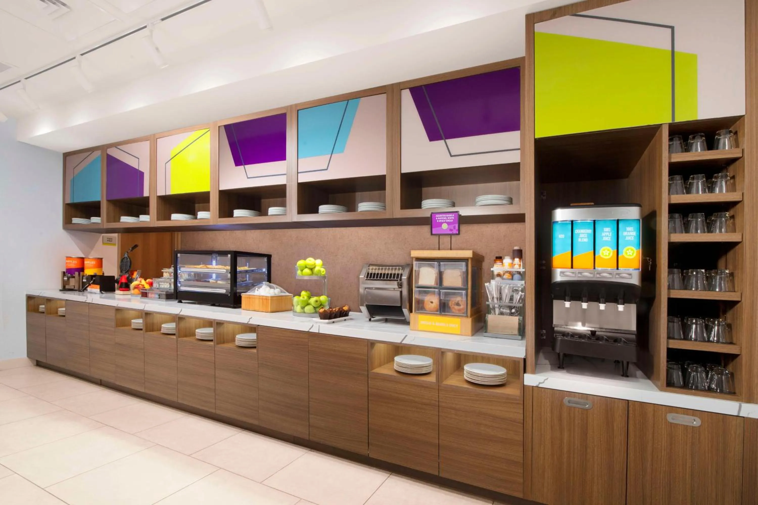 Breakfast in Home2 Suites By Hilton Albuquerque Airport