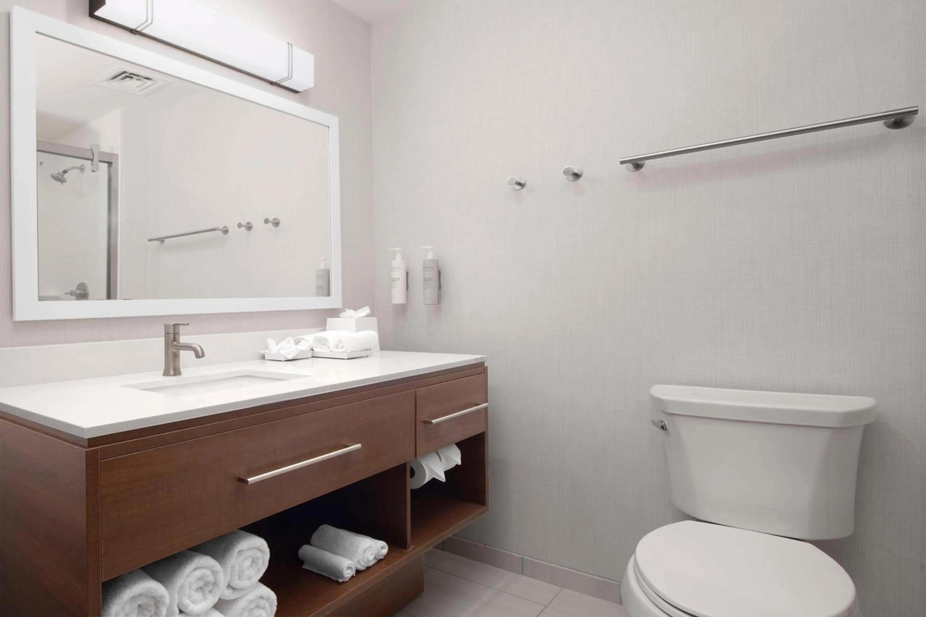 Bathroom in Home2 Suites By Hilton Albuquerque Airport