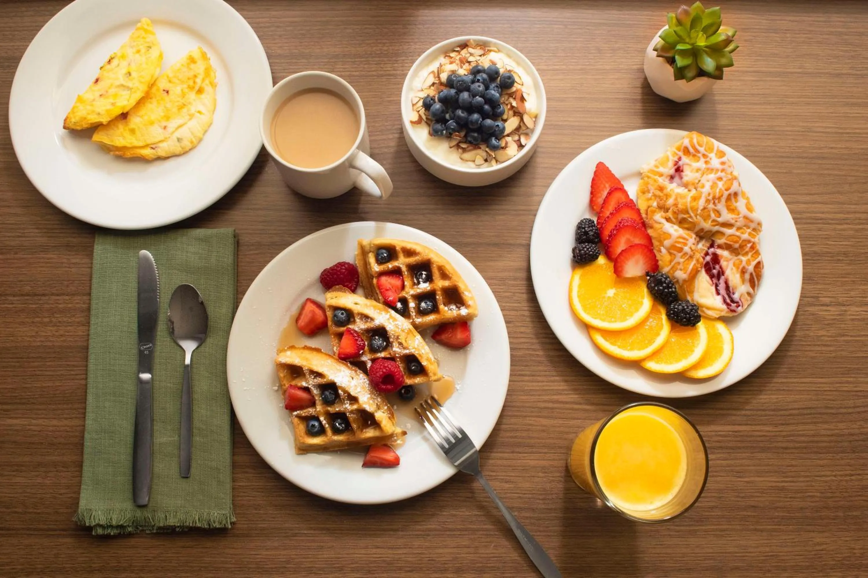 Breakfast in Home2 Suites By Hilton Albuquerque Airport