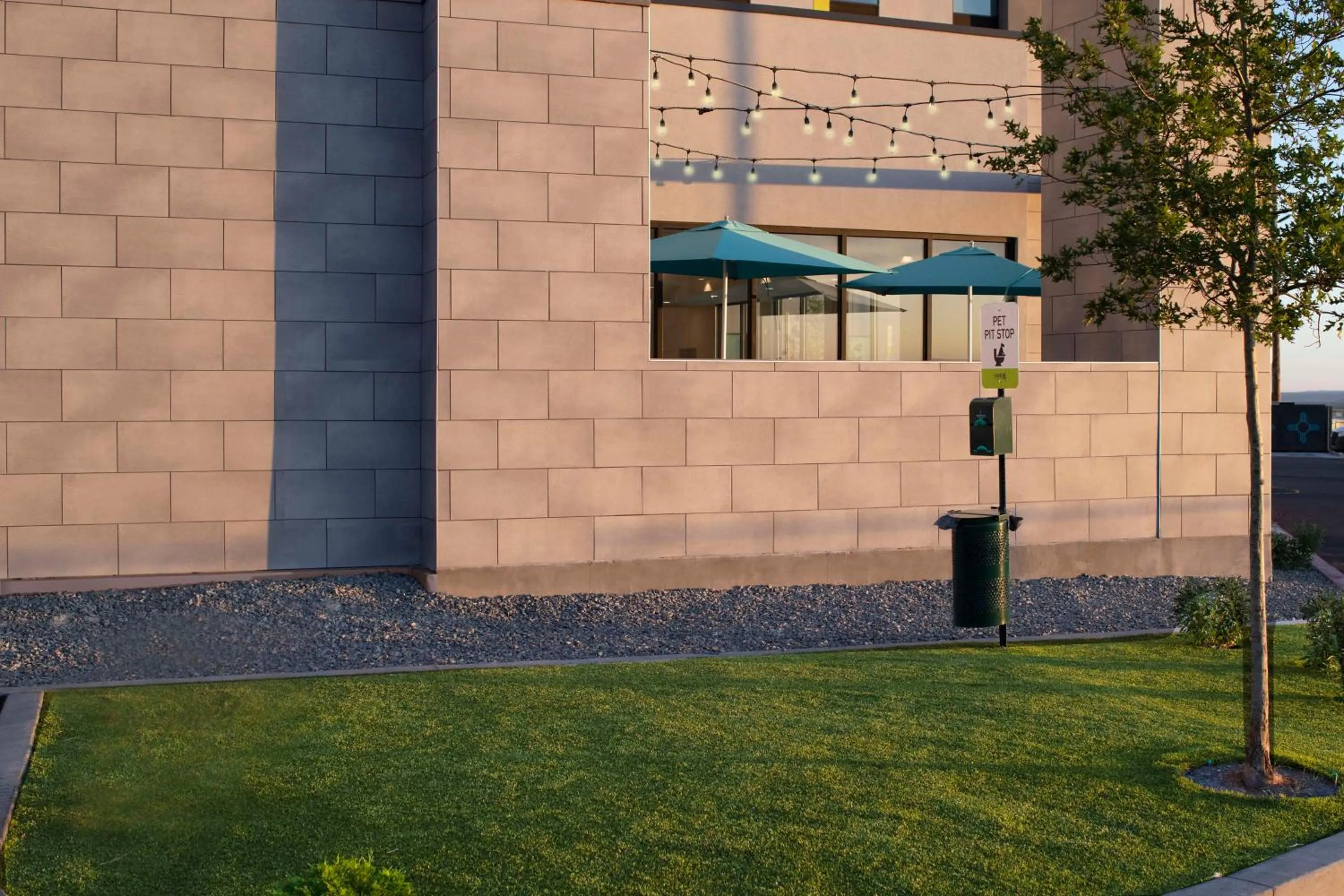 Property building in Home2 Suites By Hilton Albuquerque Airport