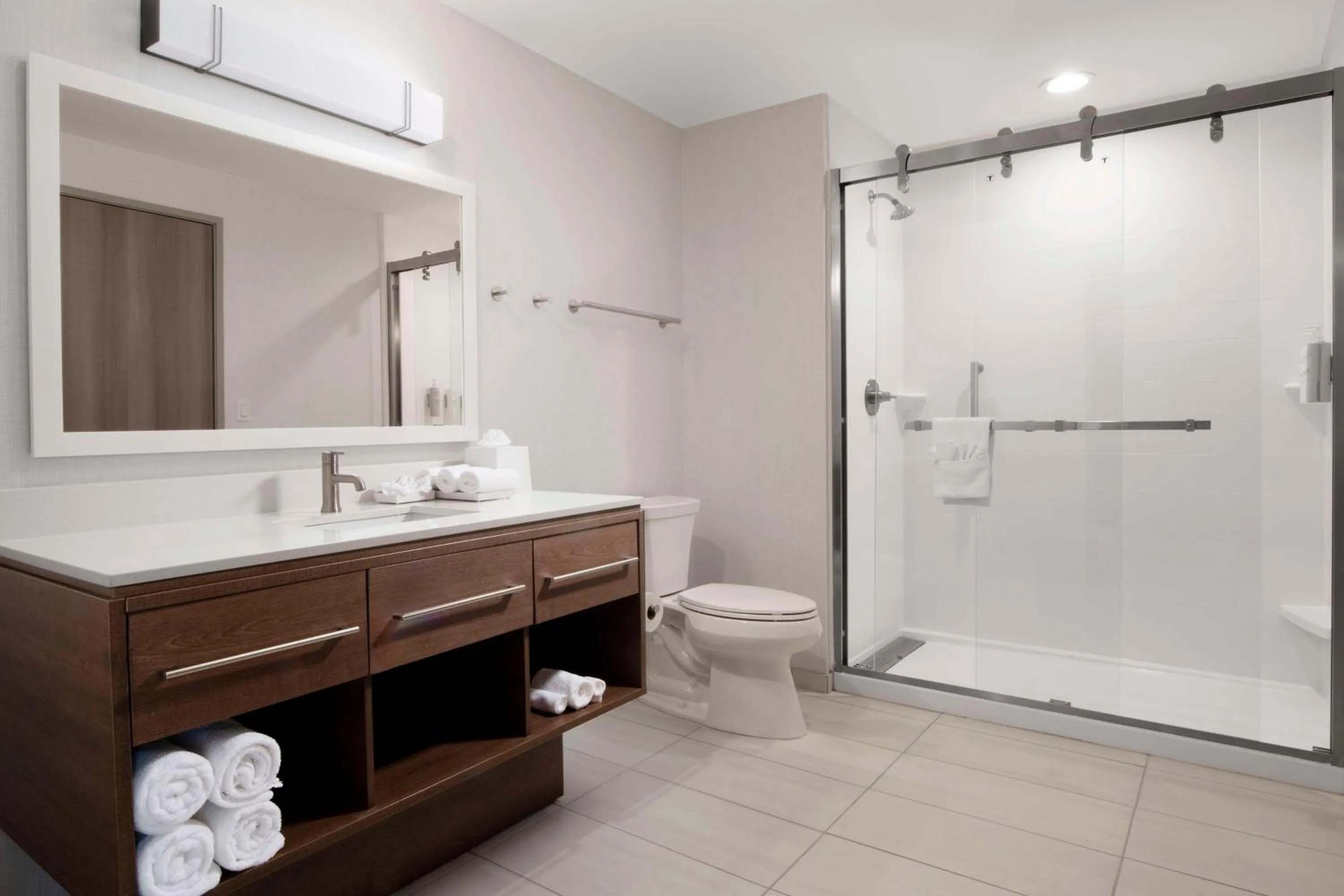 Bathroom in Home2 Suites By Hilton Albuquerque Airport