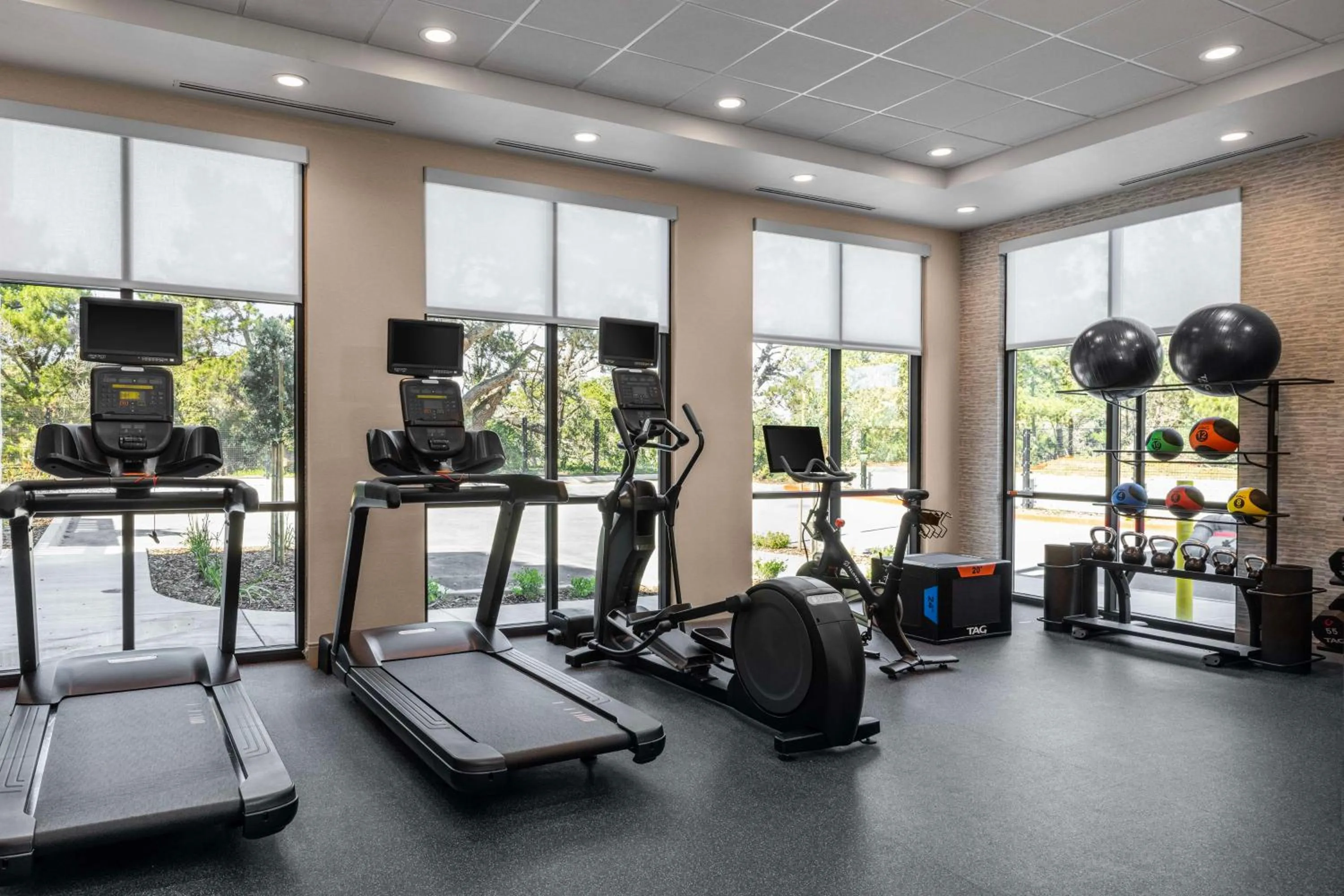 Fitness centre/facilities in Home2 Suites By Hilton Marina