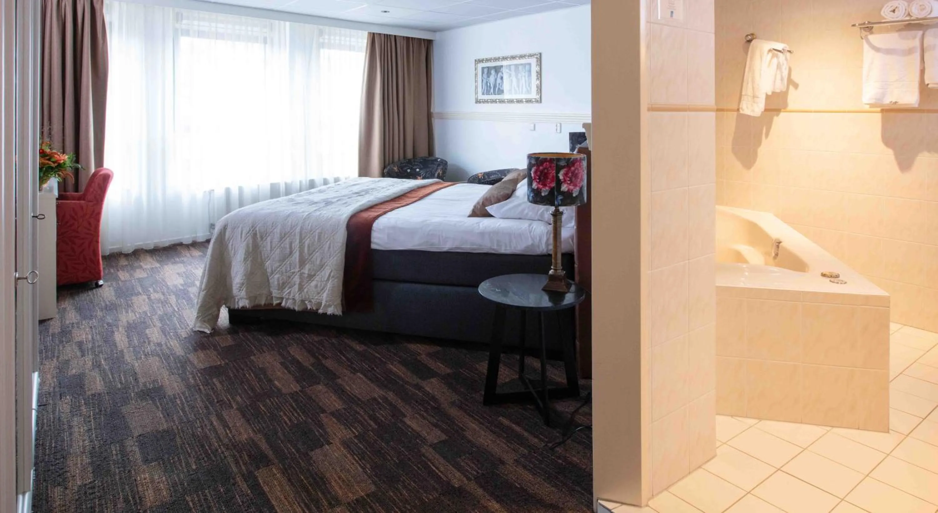 Bedroom, Bed in Hampshire Hotel Petit Nord