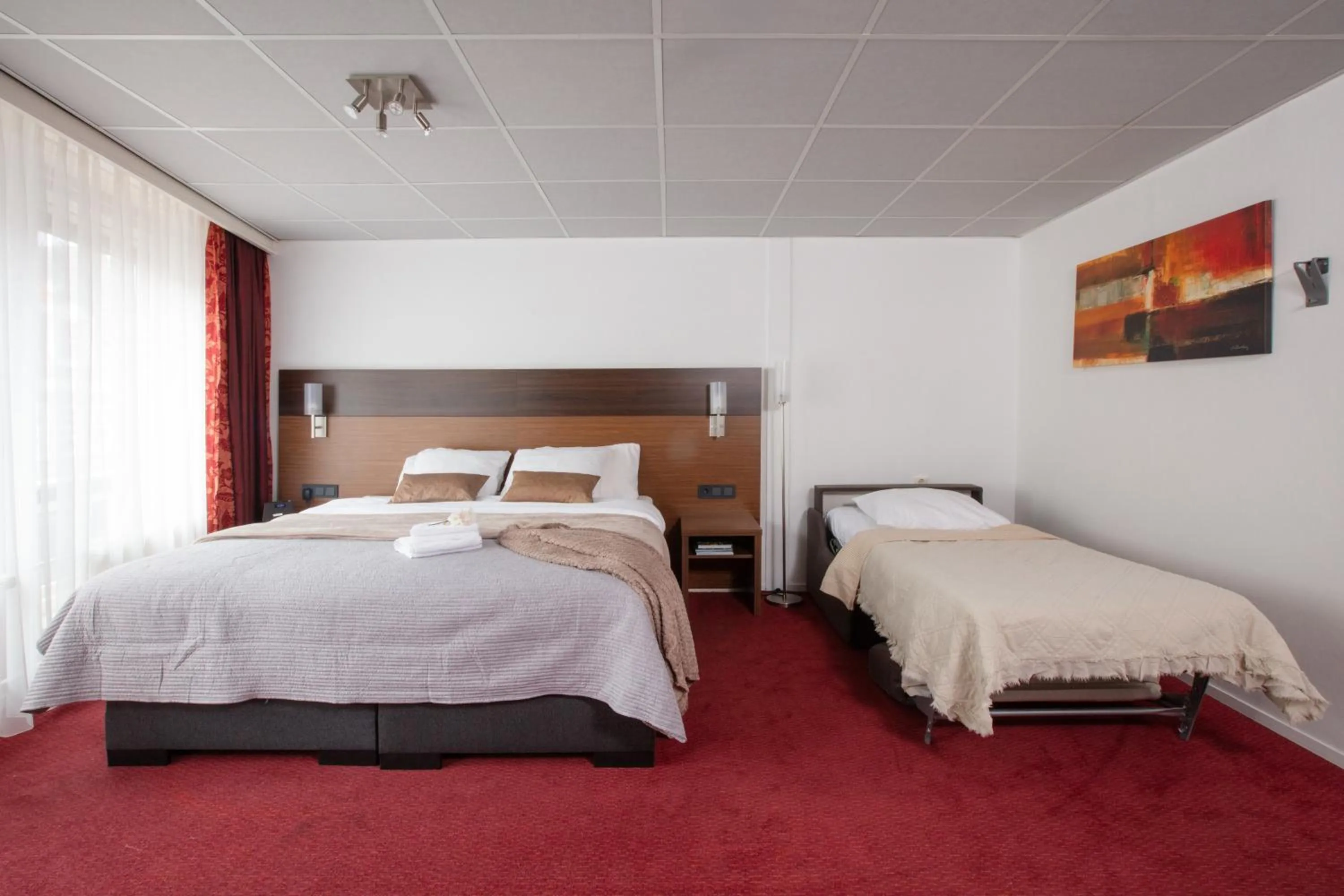 Bedroom, Bed in Hampshire Hotel Petit Nord