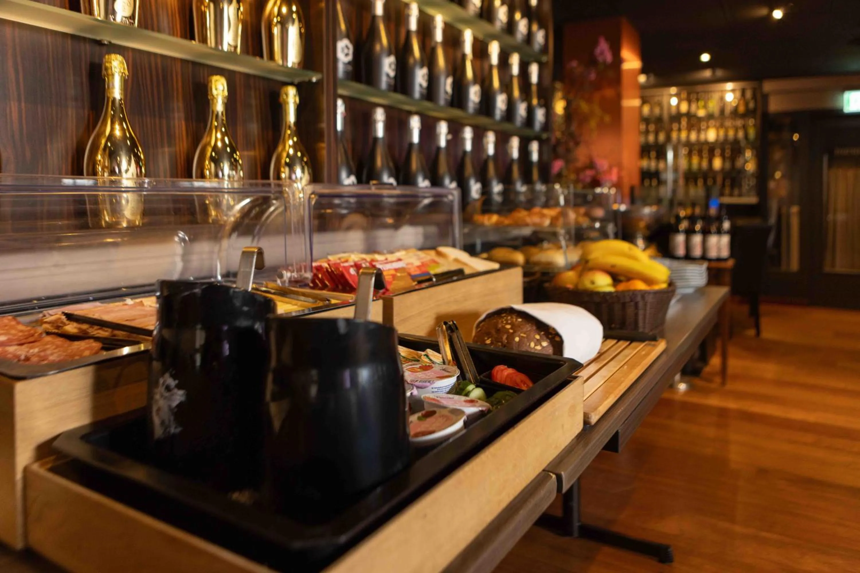 Breakfast in Hampshire Hotel Petit Nord