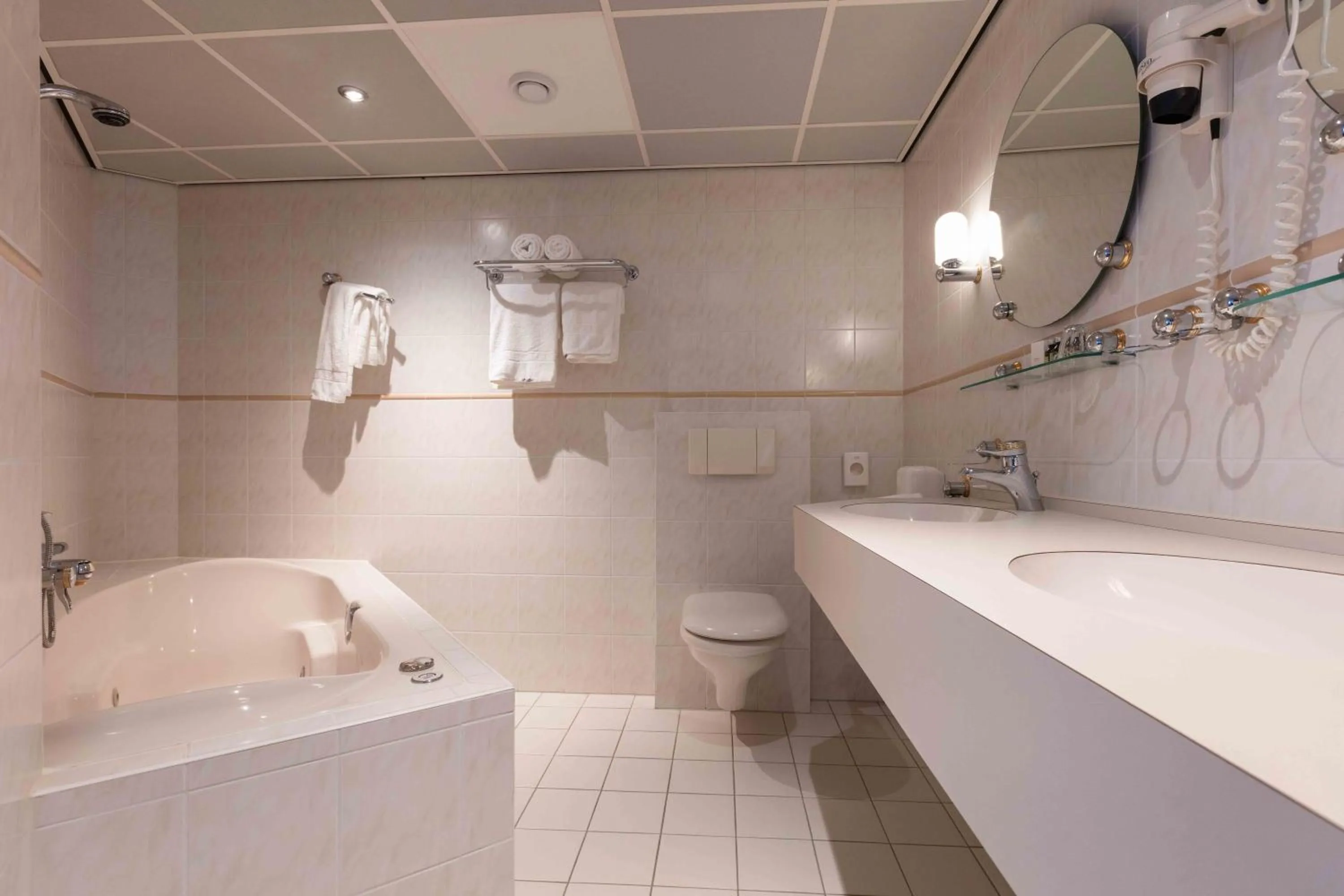 Shower in Hampshire Hotel Petit Nord