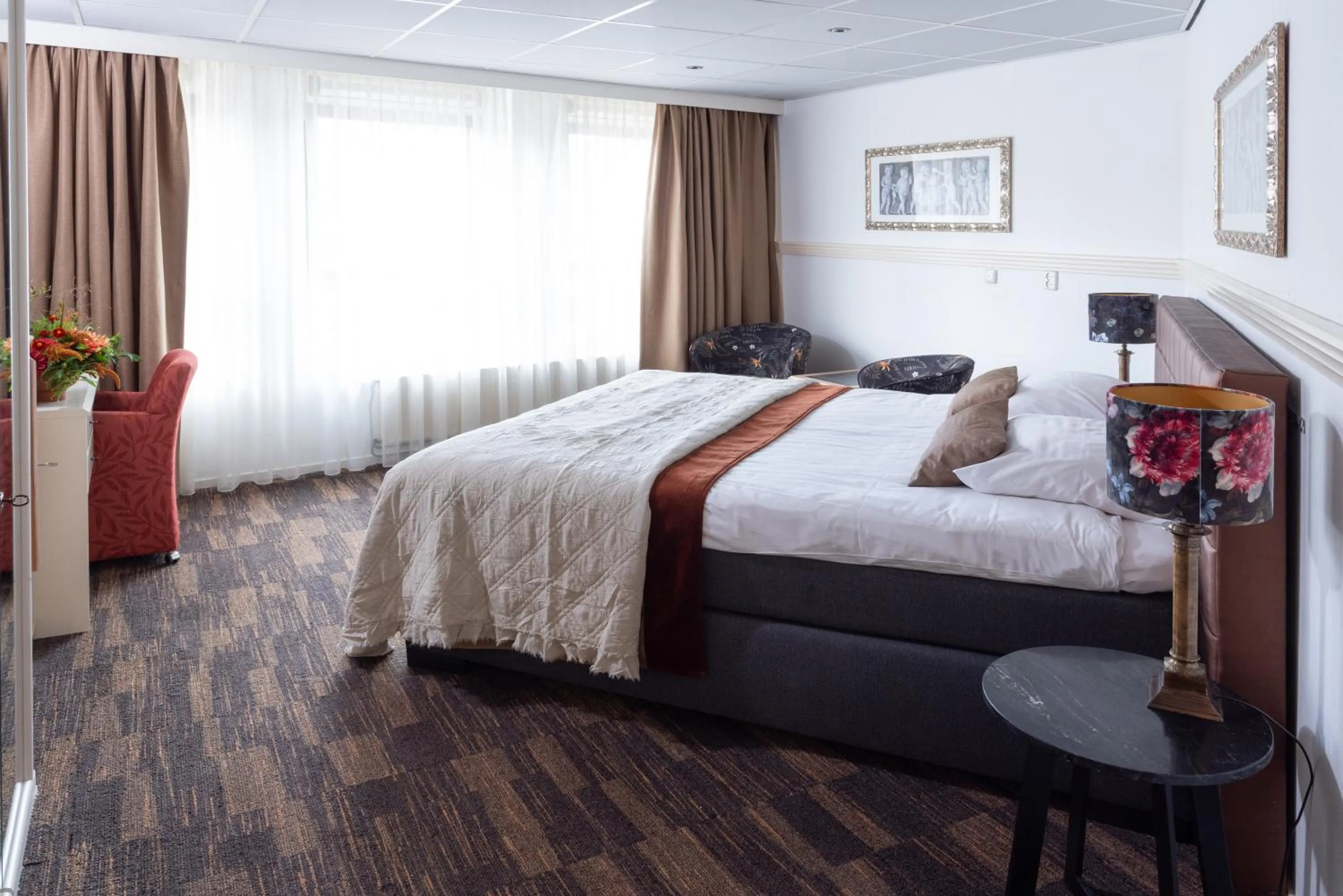 Photo of the whole room, Bed in Hampshire Hotel Petit Nord