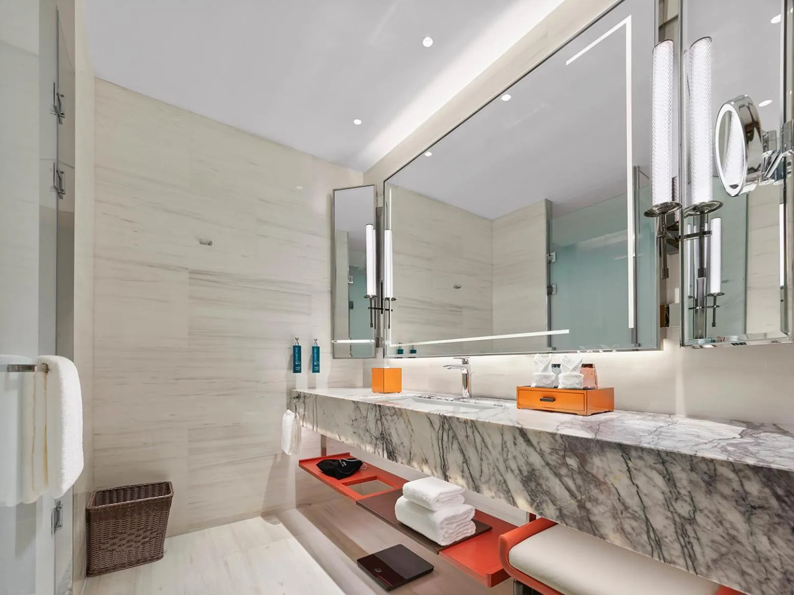 Bathroom in DoubleTree By Hilton Cangnan