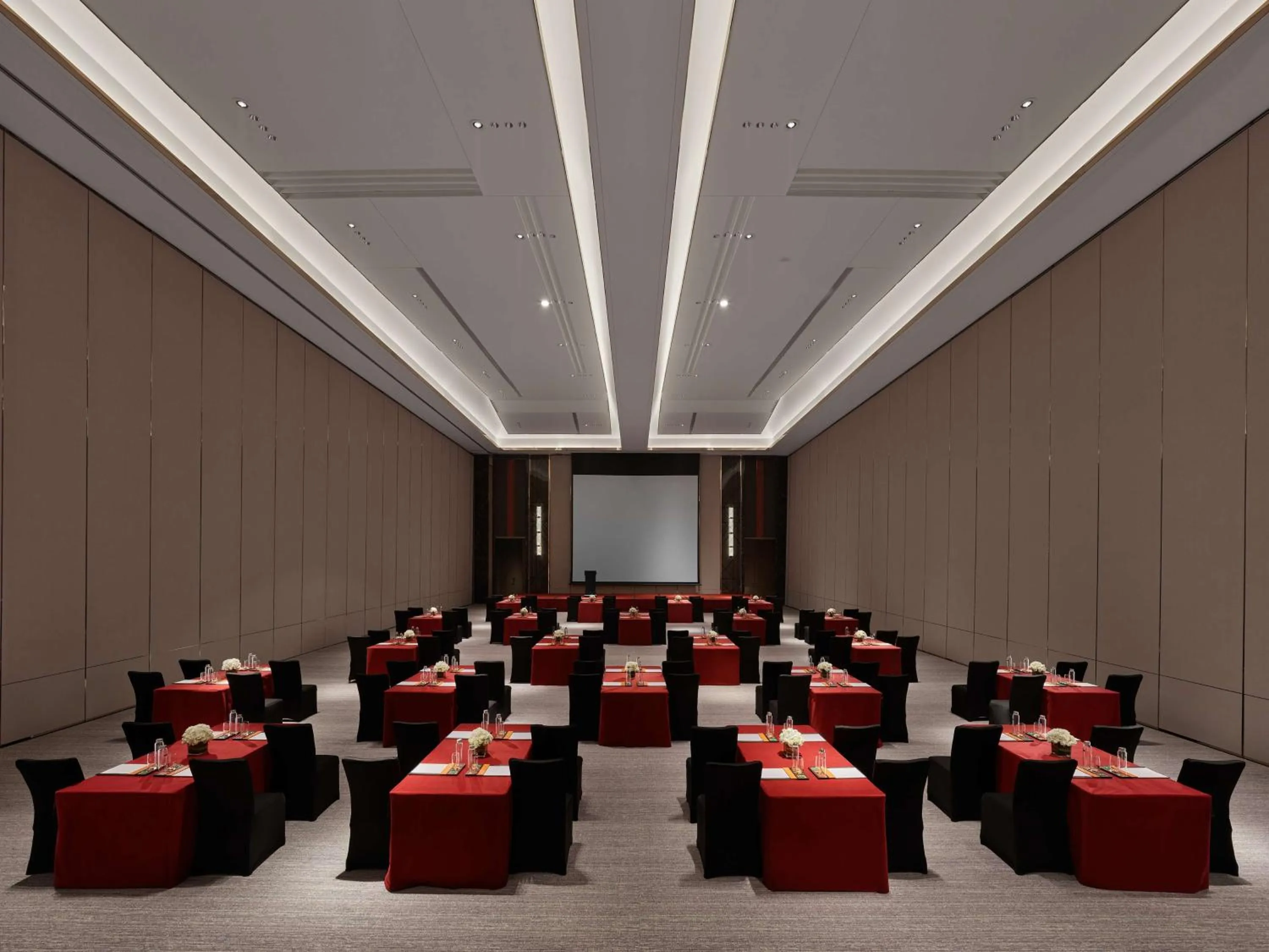 Meeting/conference room in DoubleTree By Hilton Cangnan