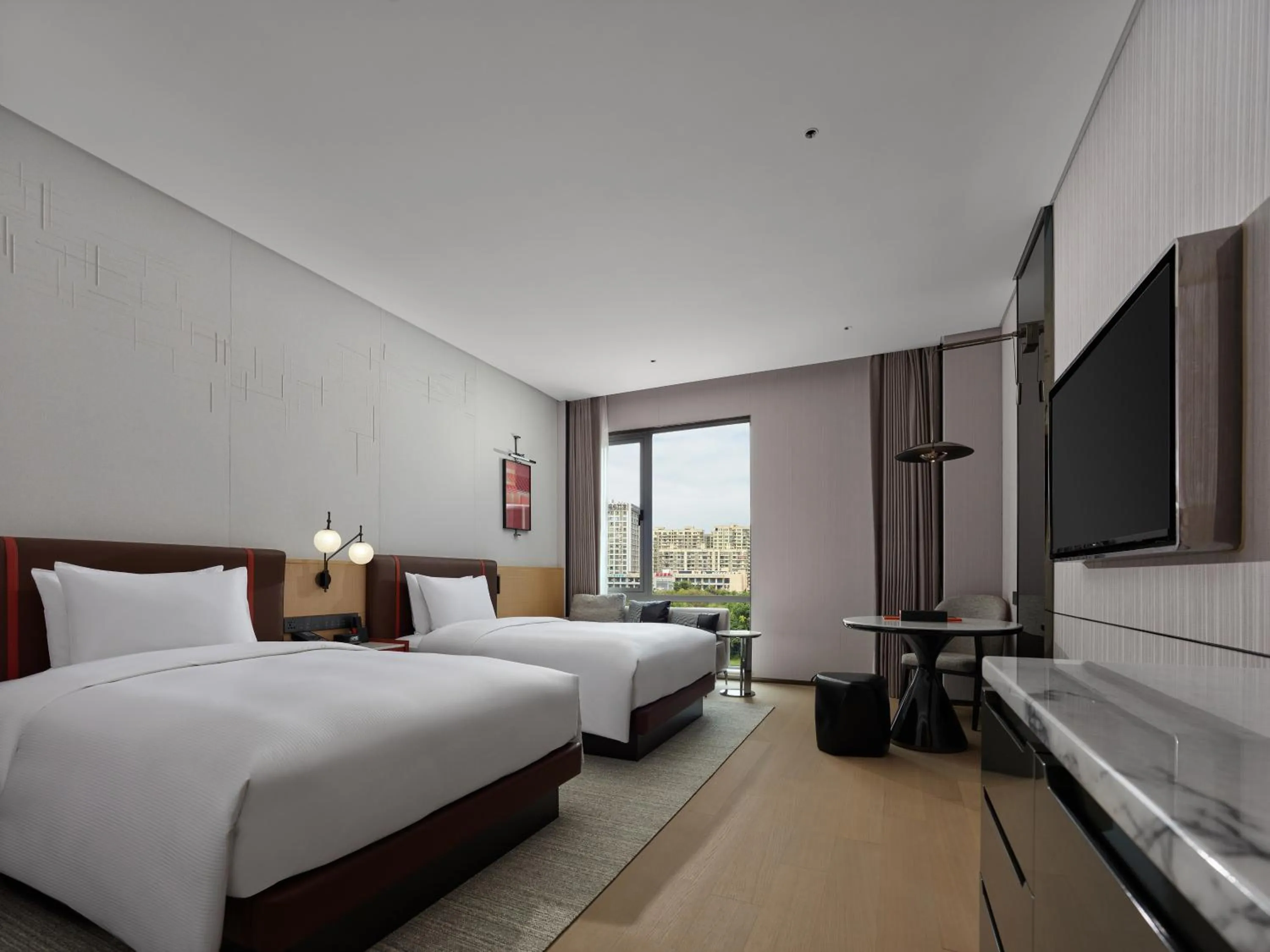 Photo of the whole room, Bed in DoubleTree By Hilton Cangnan