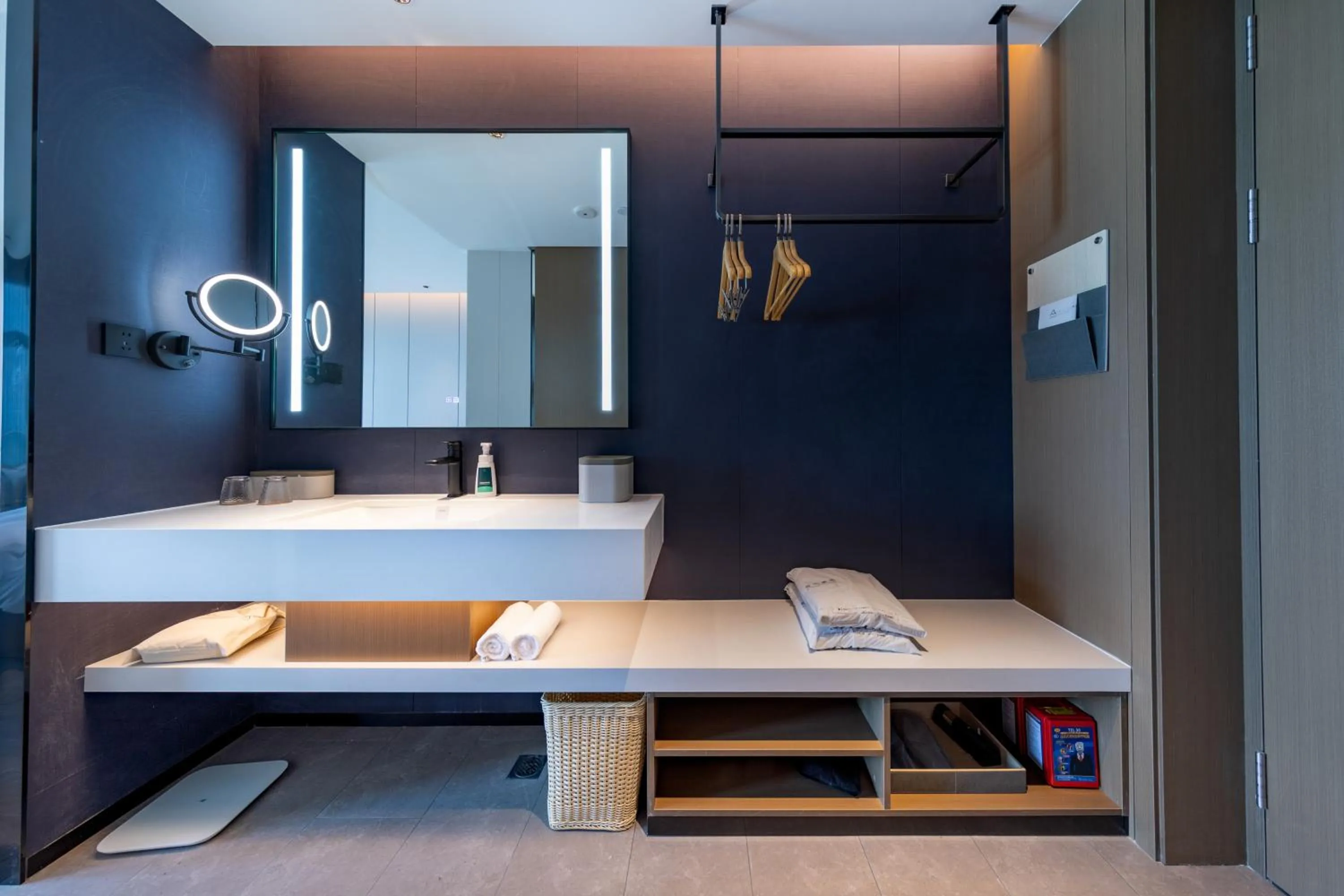 Atour Hotel Haikou Binhai Avenue Xixiu Beach