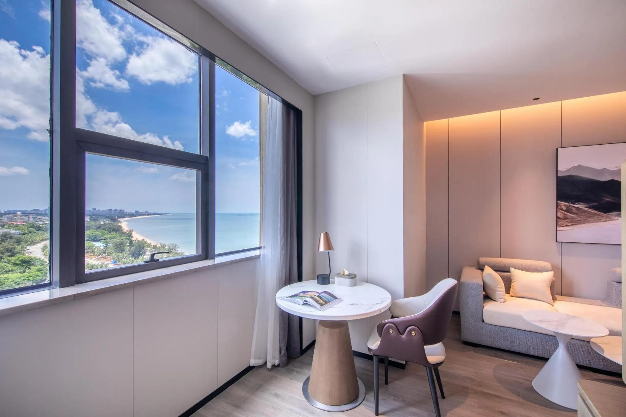 Atour Hotel Haikou Binhai Avenue Xixiu Beach