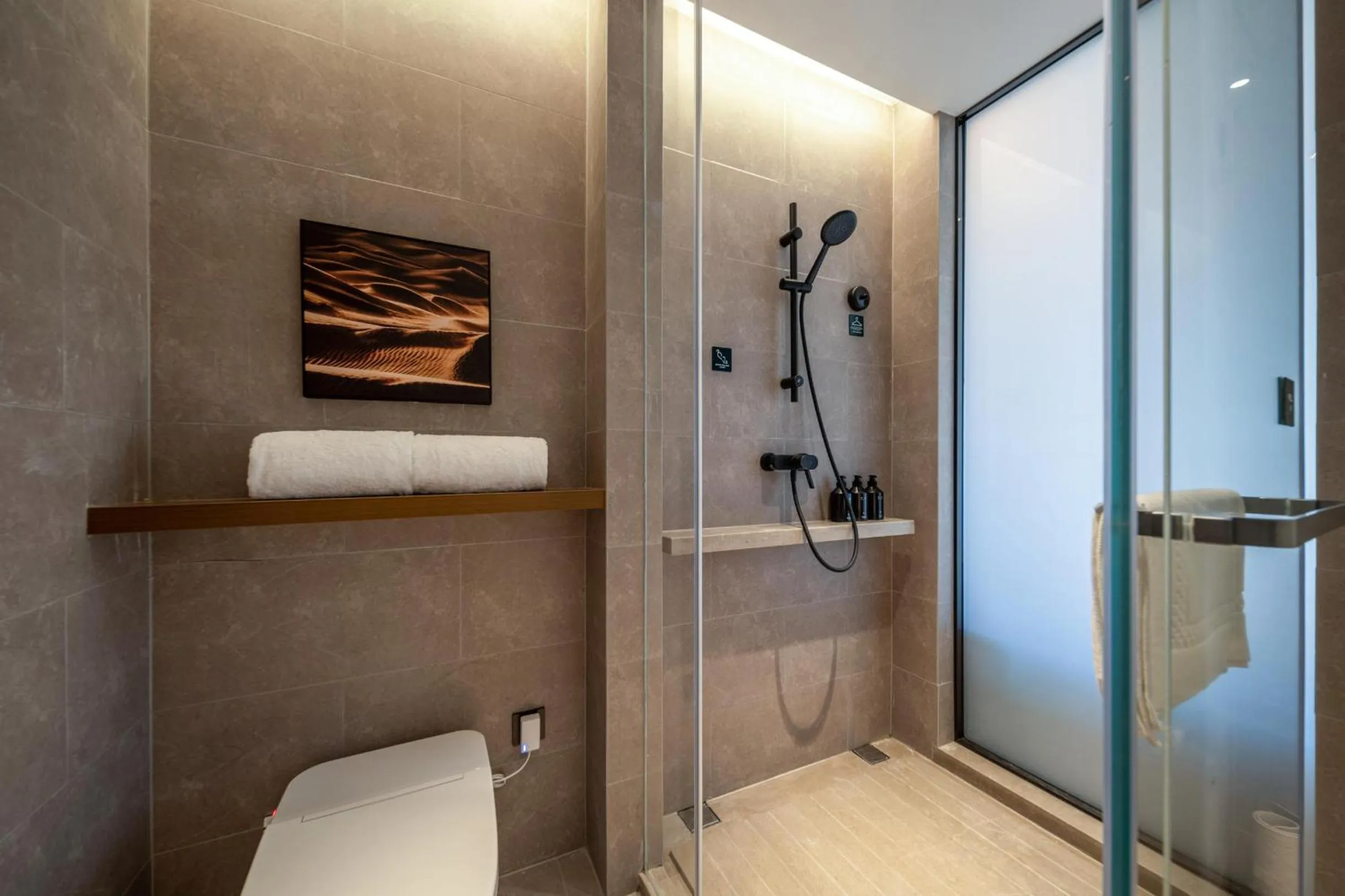 Atour Hotel Taizhou Linhai Toumen Port