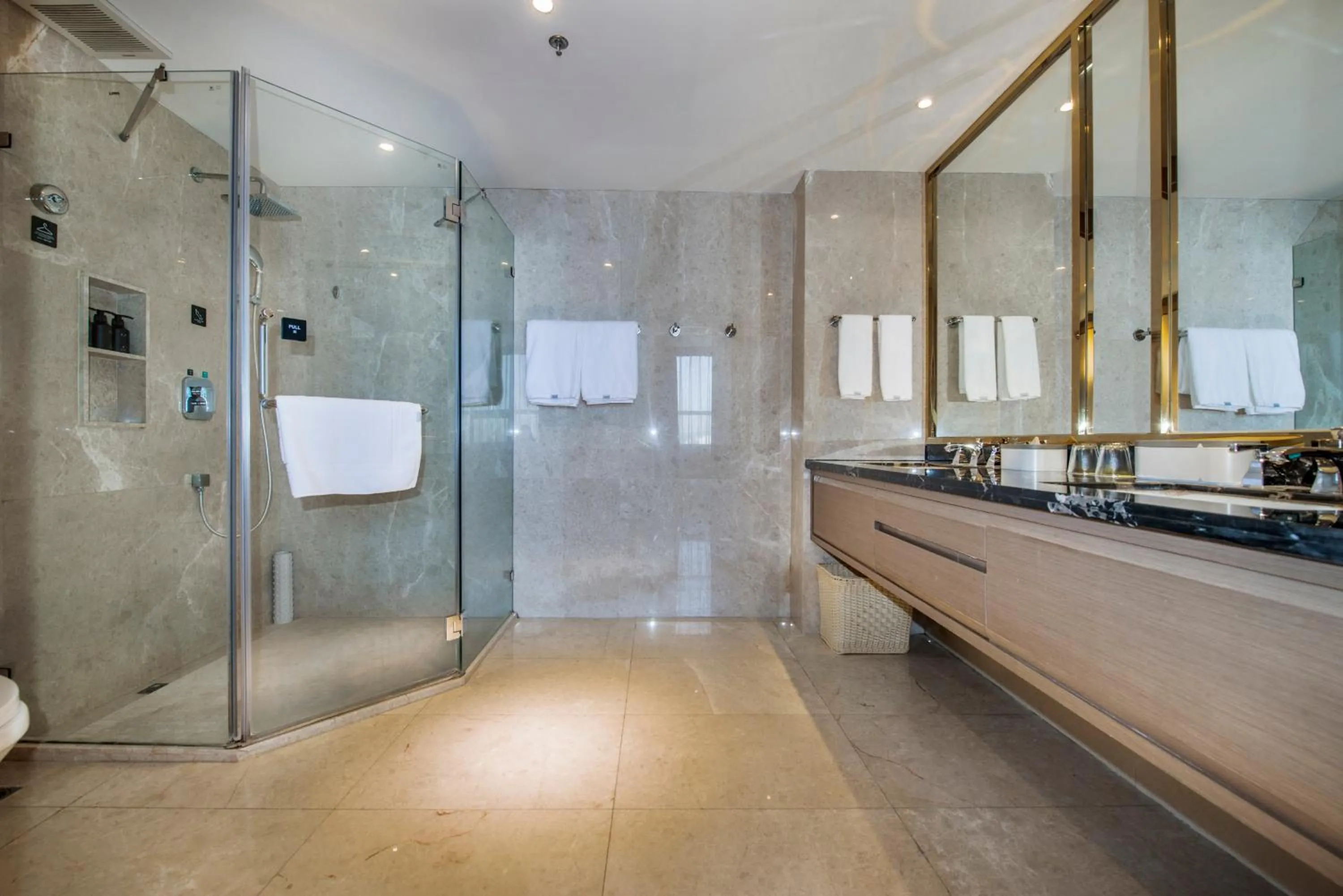 Atour X Hotel Yangjiang Jiangcheng Junyi Plaza