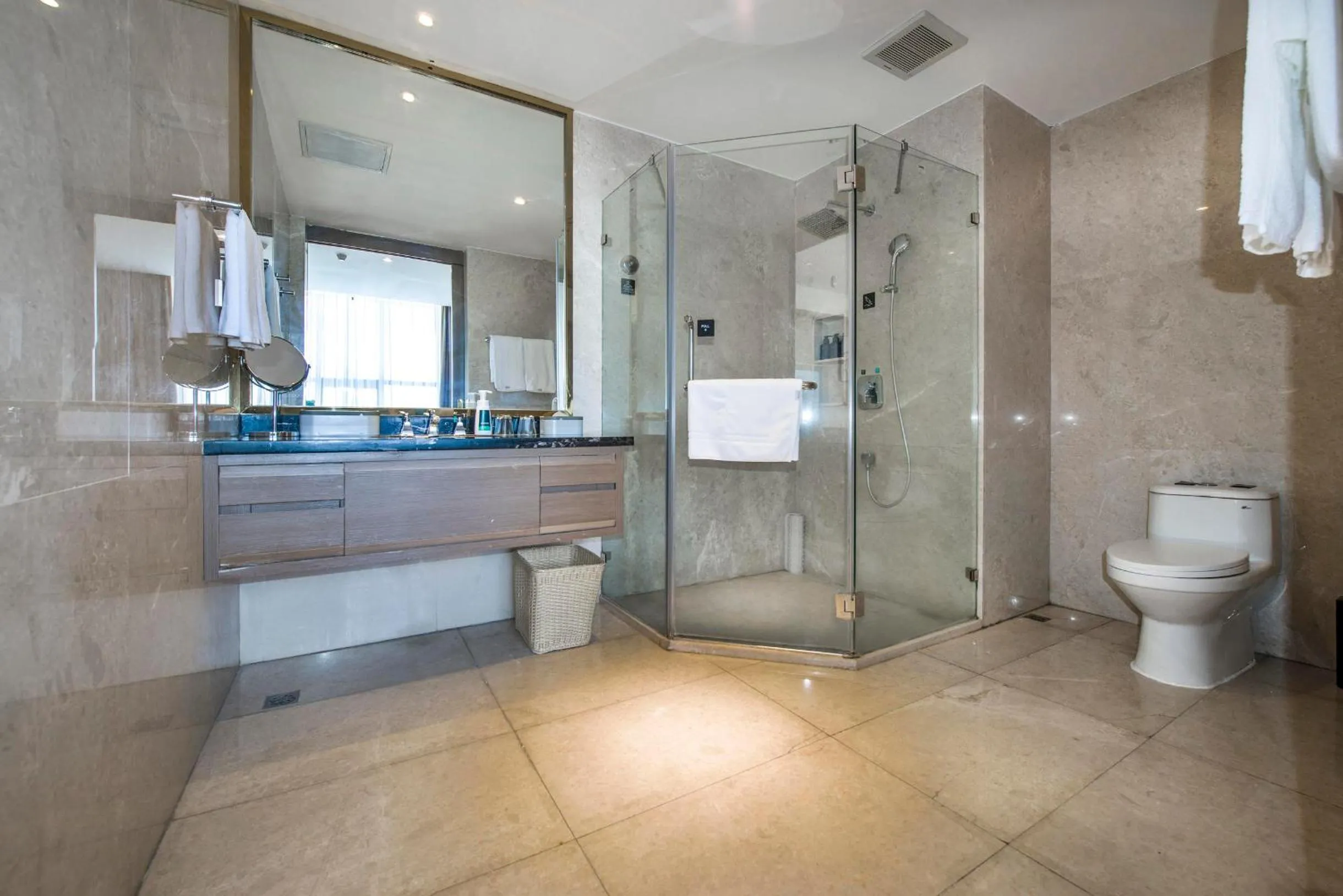 Atour X Hotel Yangjiang Jiangcheng Junyi Plaza