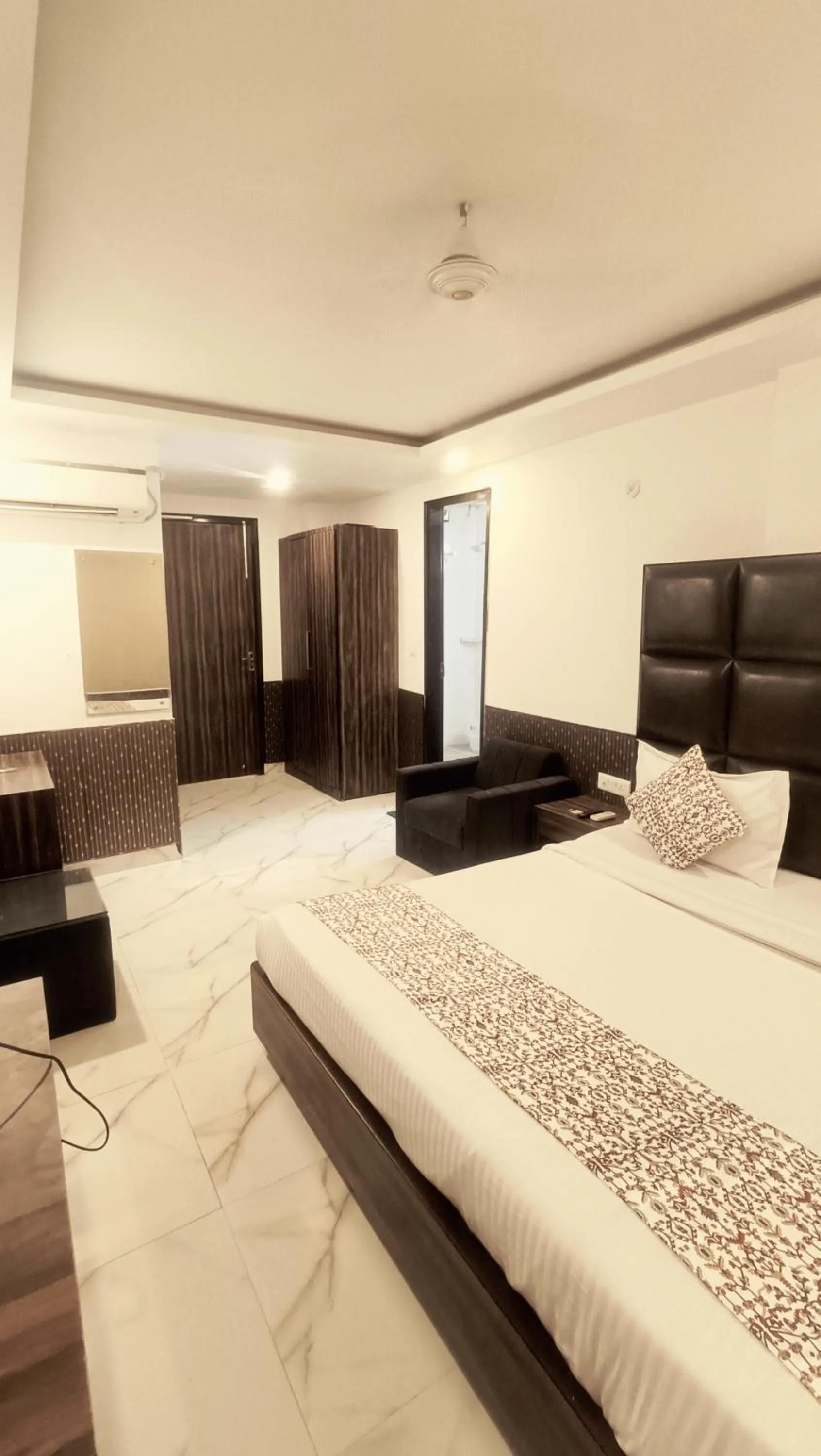 Property building, Bed in Mayda Residency By Mayda Hospitality Pvt. Ltd.