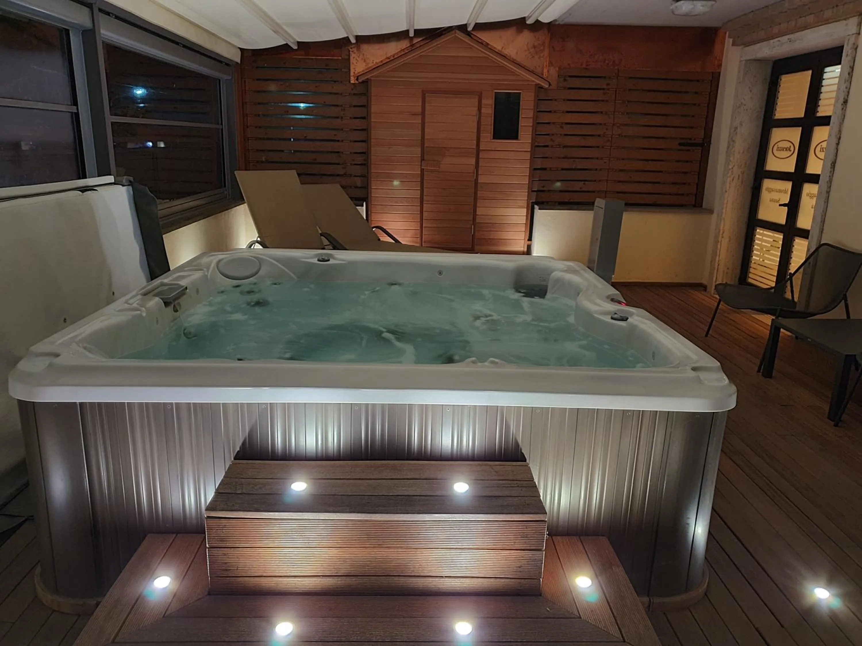 Hot Tub in Hotel Fondovalle