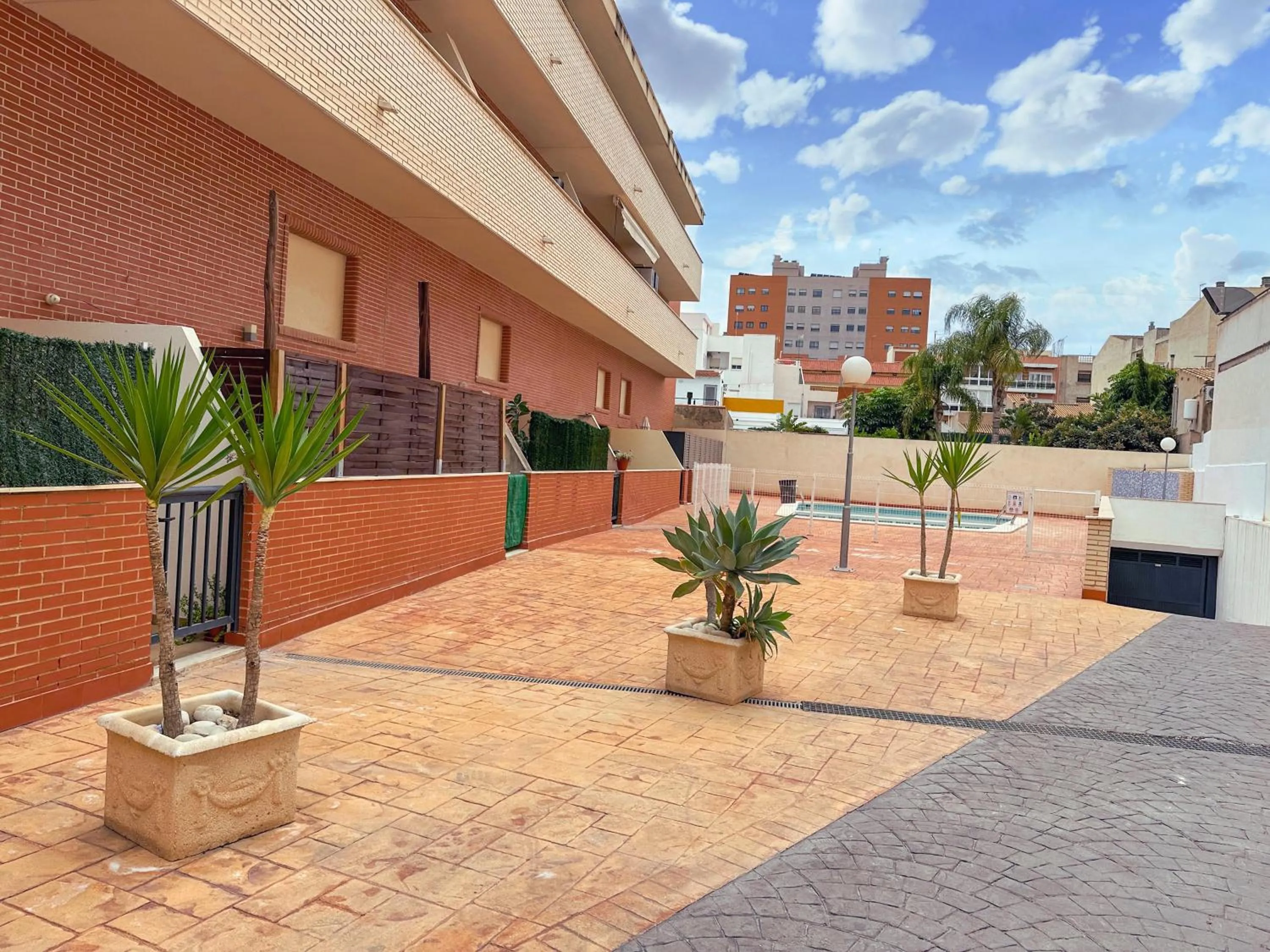 Moderne, lumineux, balcon, piscine, parking