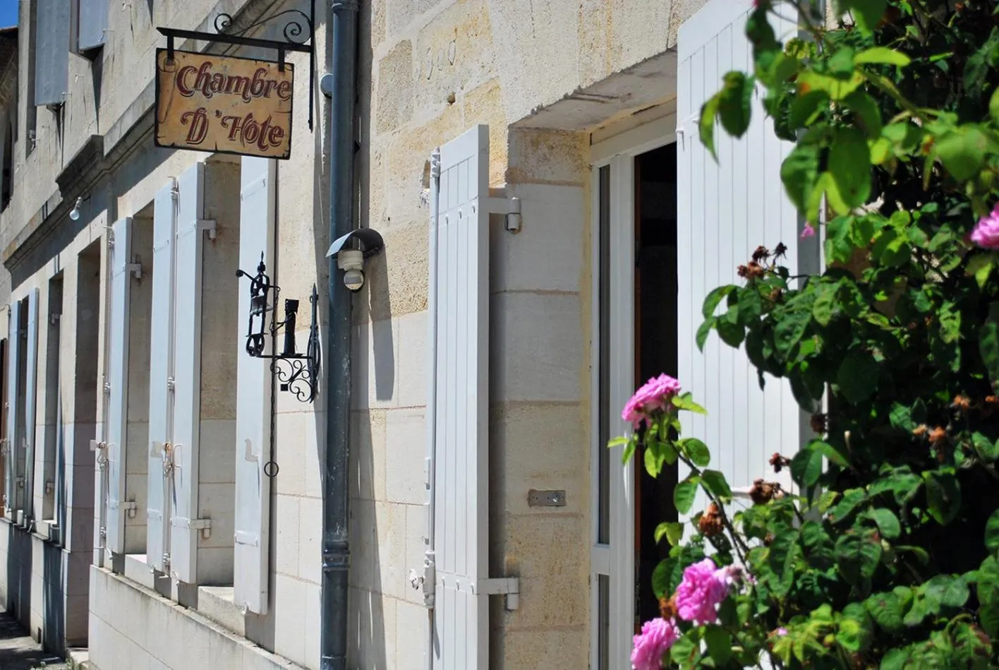 Facade/entrance in La Gomerie Chambres d'Hotes