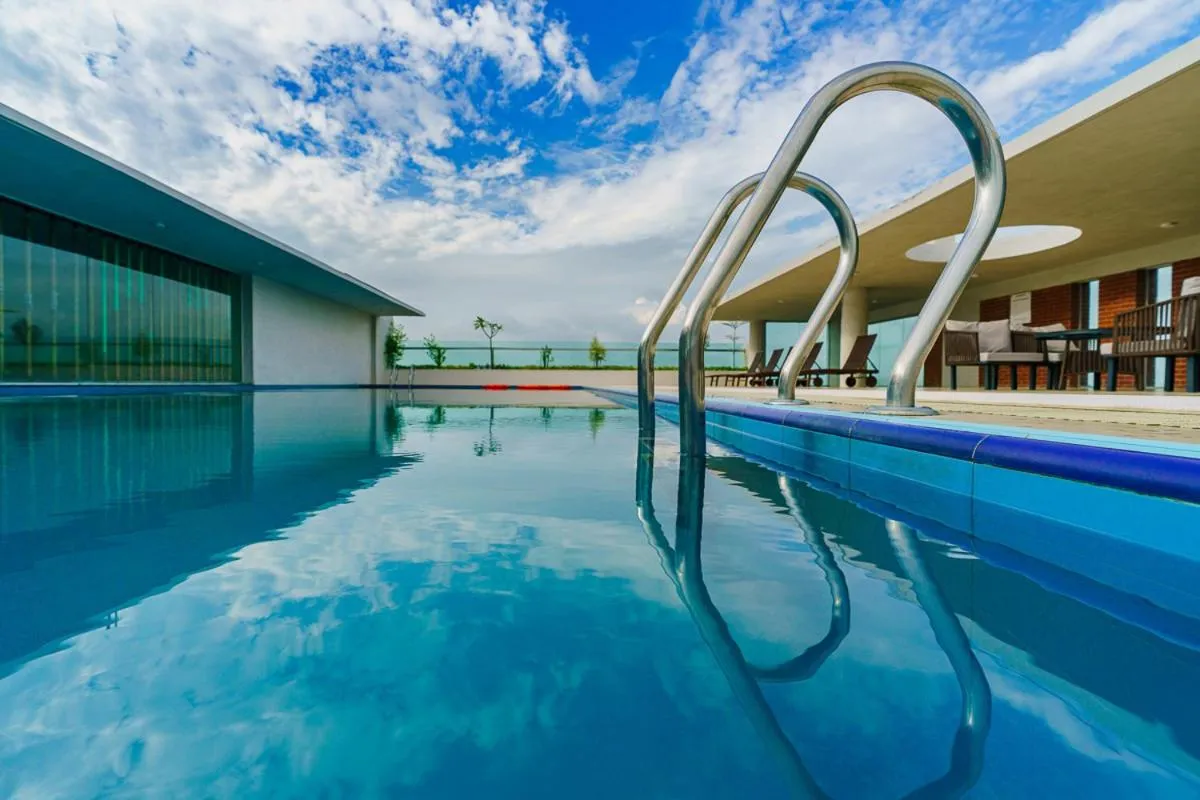 Swimming pool in Best Western Heritage