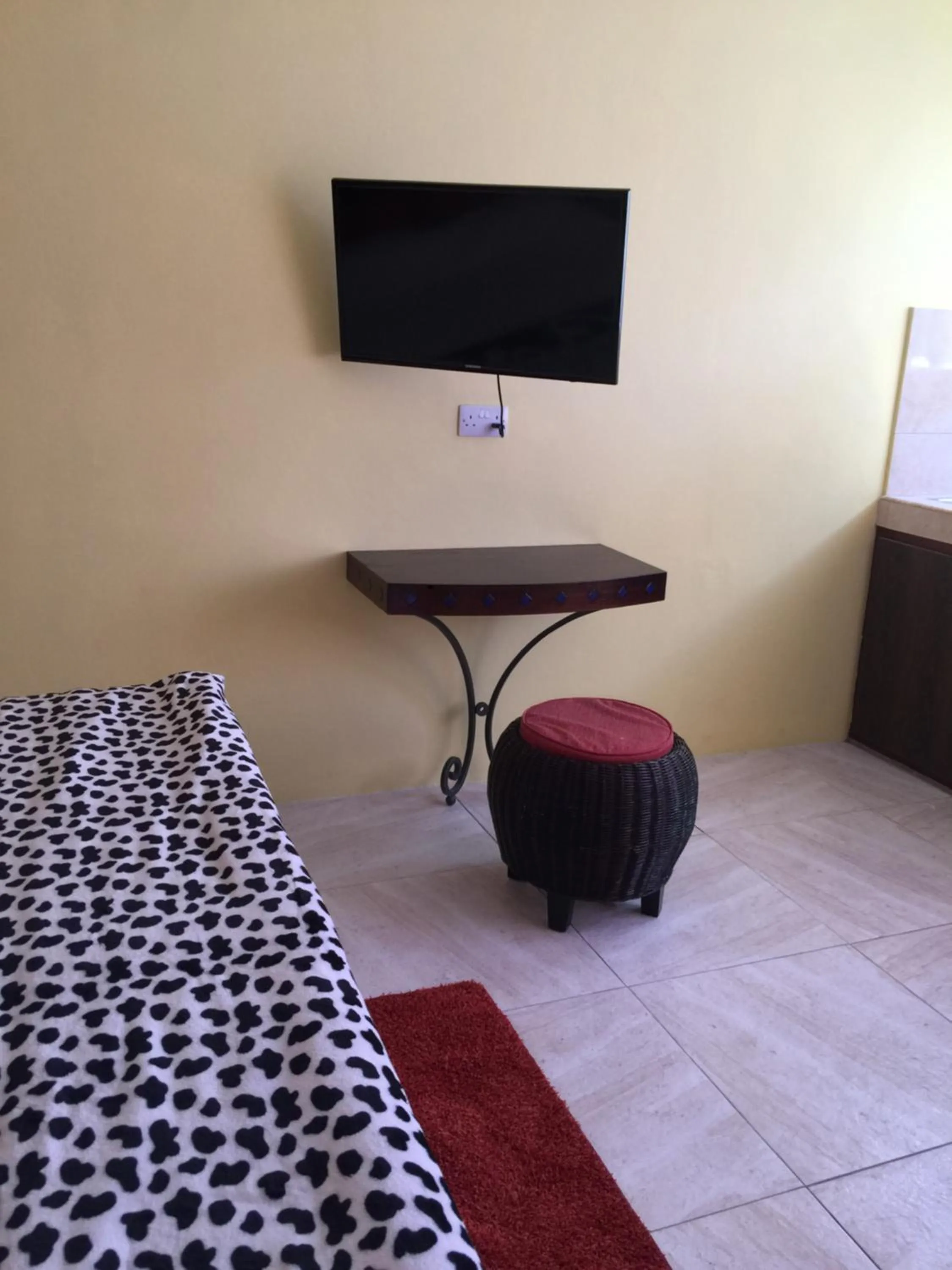 Living room, Bed in Bob Apartments