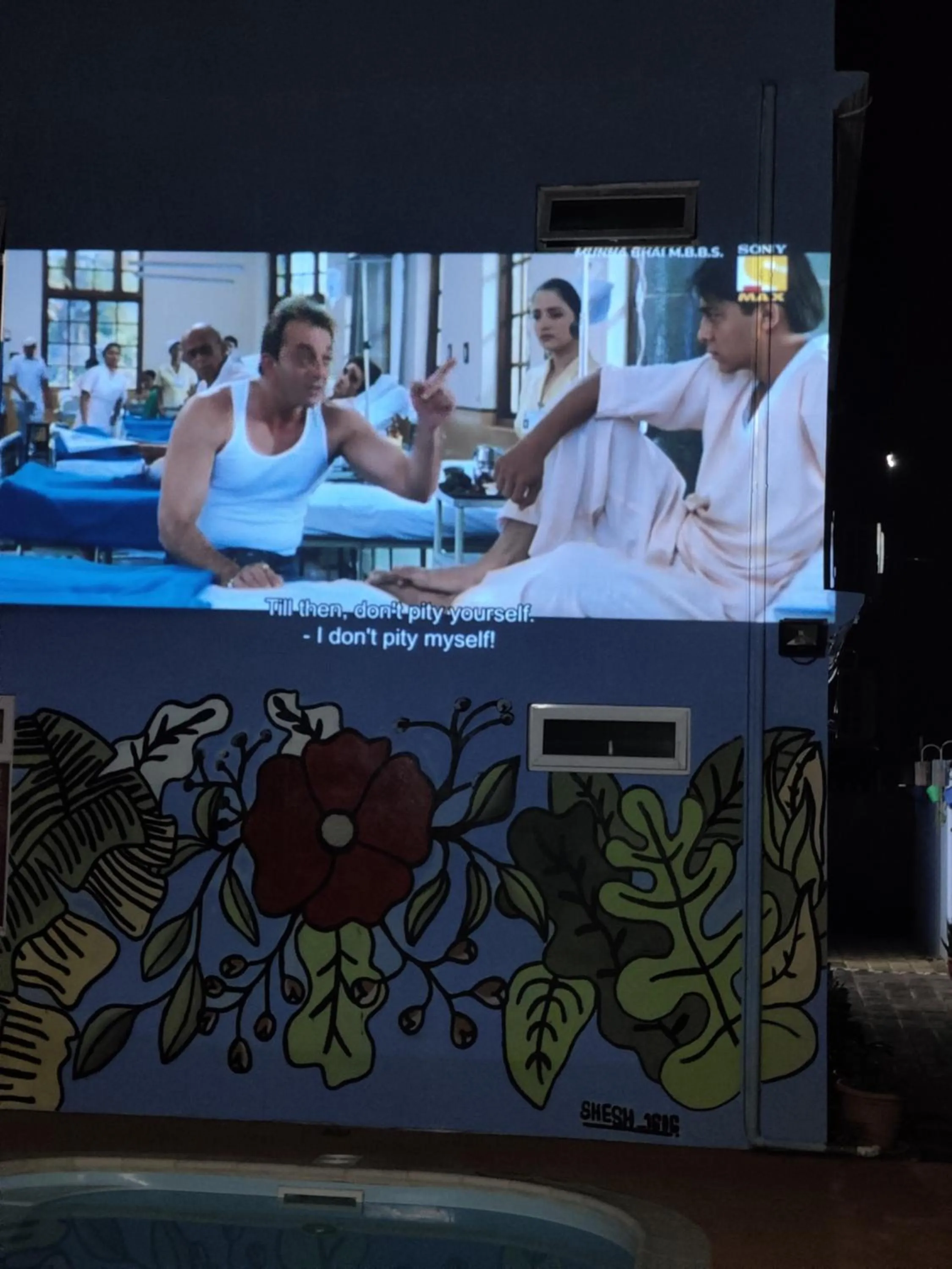 Evening entertainment in Bob Apartments