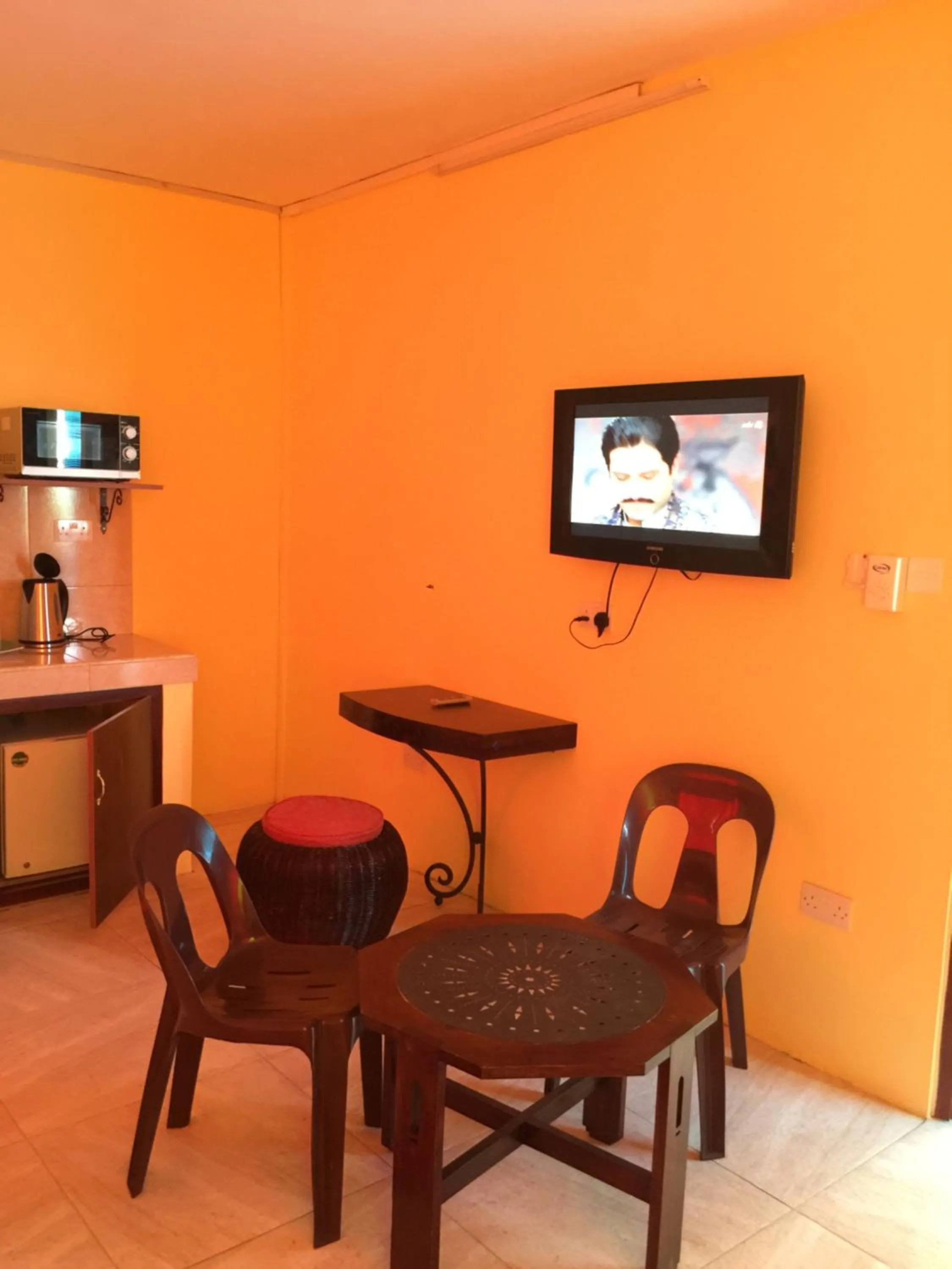 Dining area in Bob Apartments