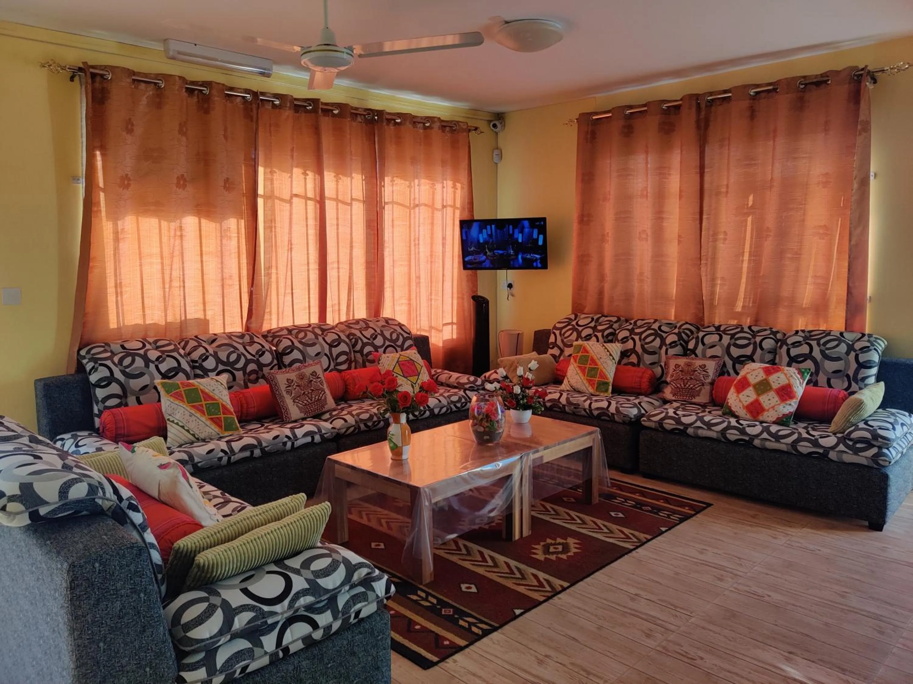 Seating area in Bob Apartments