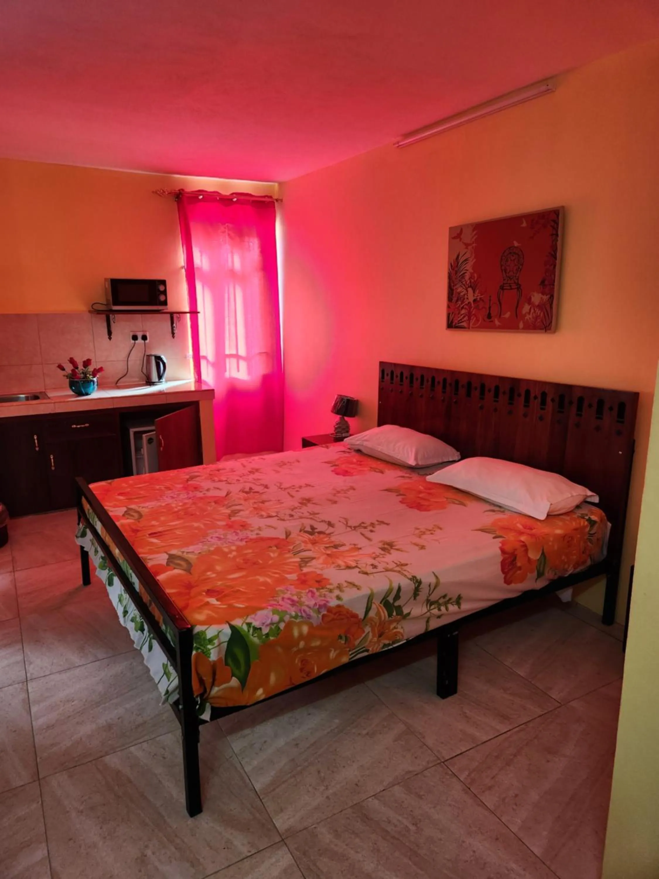 Family, Bed in Bob Apartments